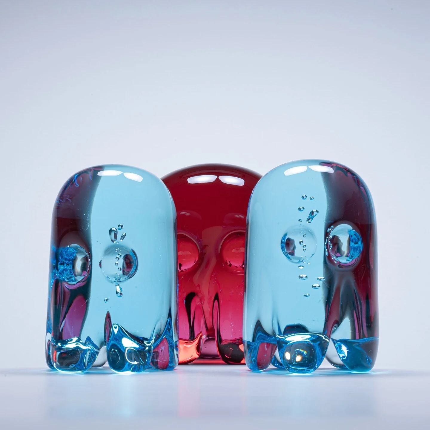 ☔ Let it Raine! 🌦 

This week's #featuredarticle is an interview with glass artist Dylan Martnez (@_dylanmartinez)

https://rainemagazine.com/culture/dylan-martinez-blowing-the-art-world-away
.
.
#magazine #digitalmagazine #onlinemagazine #rainemaga