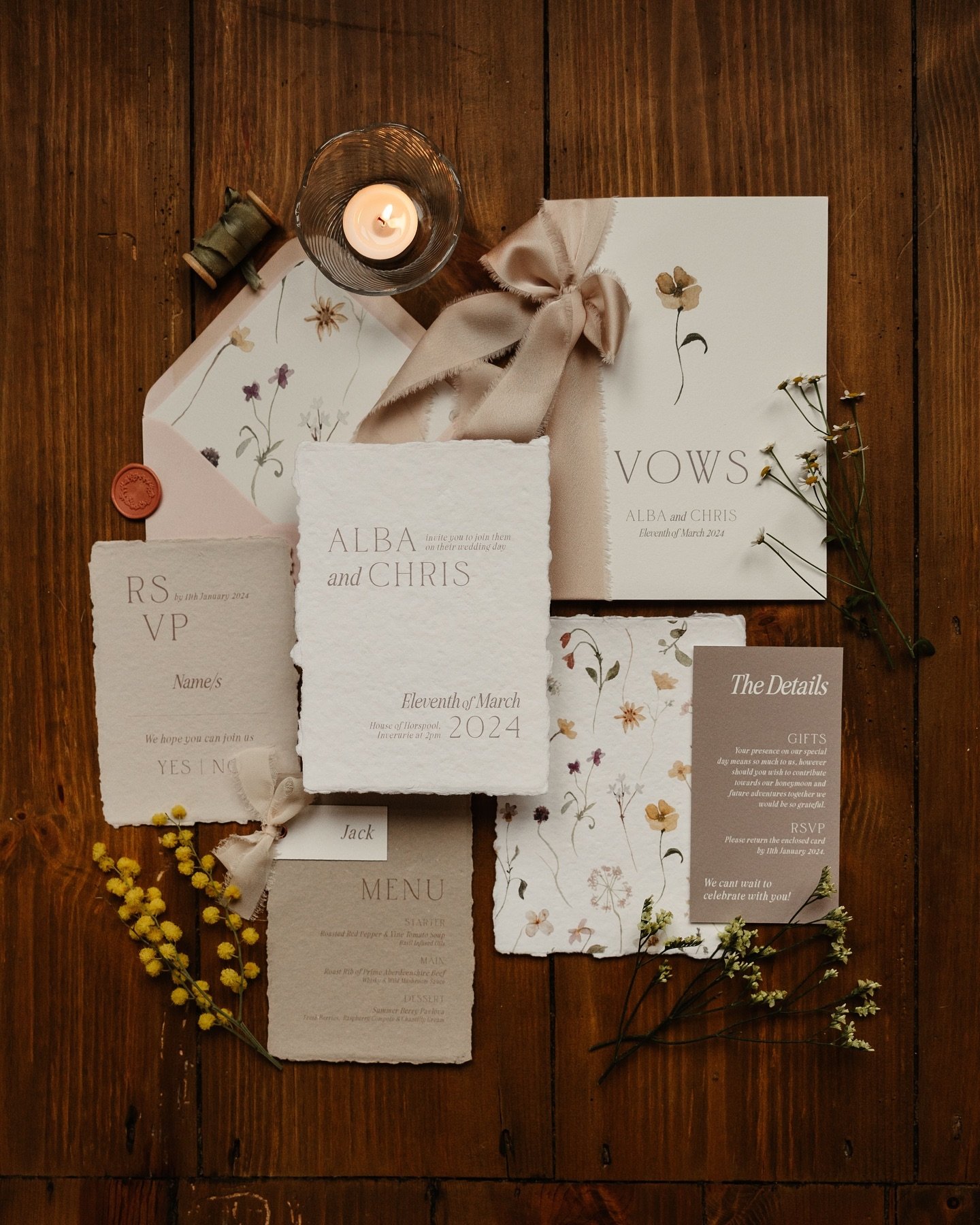 Co-ordinating vows books are my favourite item to create right now - pretty, functional and a lovely keepsake 👌🏻🌼

Styling &amp; florals @kimdalglishflorist 
Photography @emmalawsonphoto 
Venue @houseofhorspool 
Stationery &amp; Signage @lovepaper