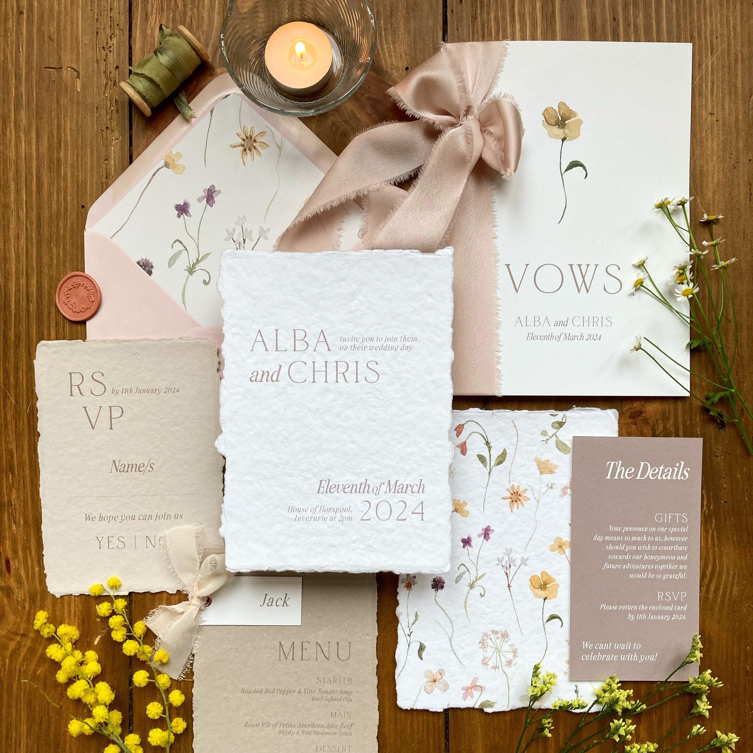 Handmade and textured papers with floral touches and the loveliest silk and chiffon ribbons 🎀🥰
⠀⠀⠀⠀
#weddingstationery #weddinginvitations #invitations #prettypaper #lovepaperco #pursuepretty #modernweddingstationery #scottishwedding #aberdeenshire