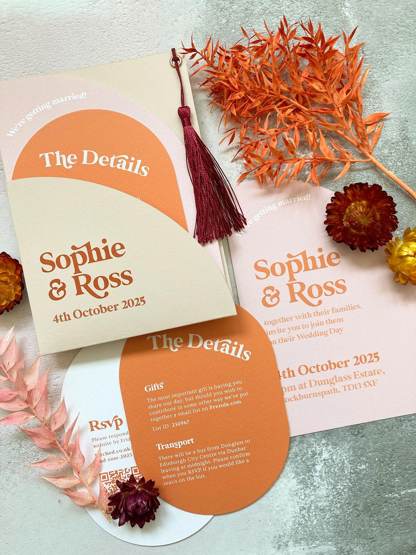 Bright orange, blush with half arches and a pop of burgundy for Sophie &amp; Ross 👌🏻
⠀⠀⠀⠀
#weddingstationery #weddinginvitations #invitations #prettypaper #lovepaperco #pursuepretty #modernweddingstationery #scottishwedding #aberdeenshirewedding #s