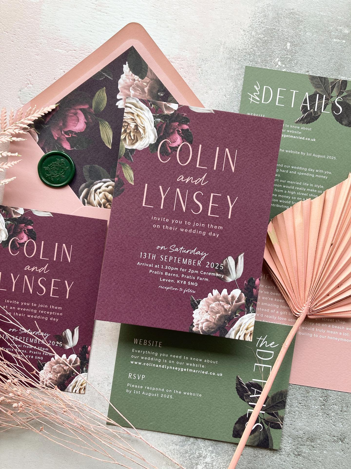 Dark moody florals, bold colour and a beautiful blush pink for Colin &amp; Lynsey, one of my favourite suites this year for a fellow wedding supplier @lynseymelvillephotography 
⠀⠀⠀⠀
#weddingstationery #weddinginvitations #invitations #prettypaper #l