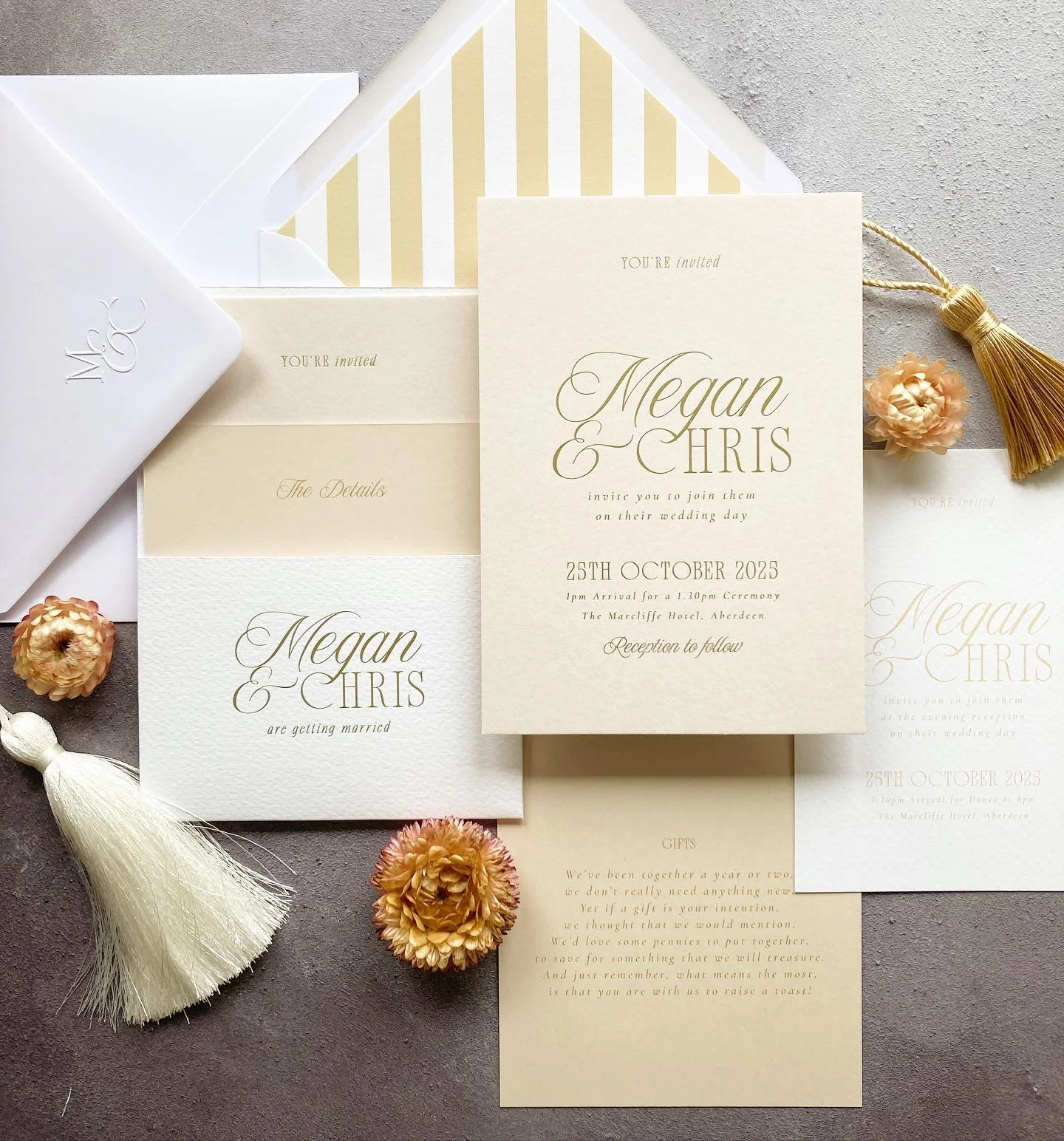Neutral tones with a champagne gold hot foil, striped liner and embossed monogram 🥰 one of my favourites from this year 
⠀⠀⠀⠀
#weddingstationery #weddinginvitations #invitations #prettypaper #lovepaperco #pursuepretty #modernweddingstationery #scott