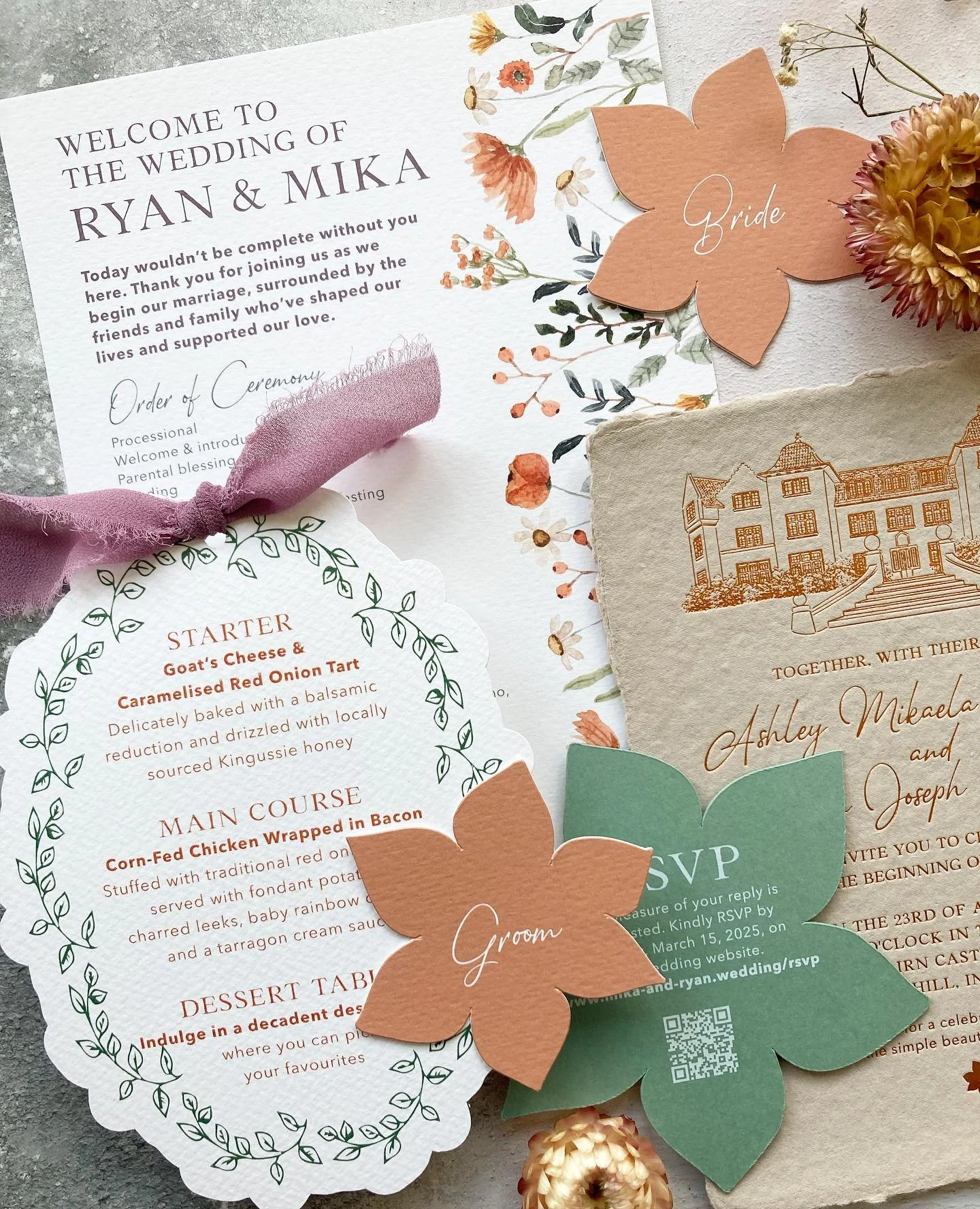 Beautiful custom shaped menus and mini floral place names - an absolute dream of a brief for Mika &amp; Ryans big day, no detail was missed 🥰

Venue @achnagairncastle 

#weddingstationery #weddinginvitations #invitations #prettypaper #lovepaperco #p