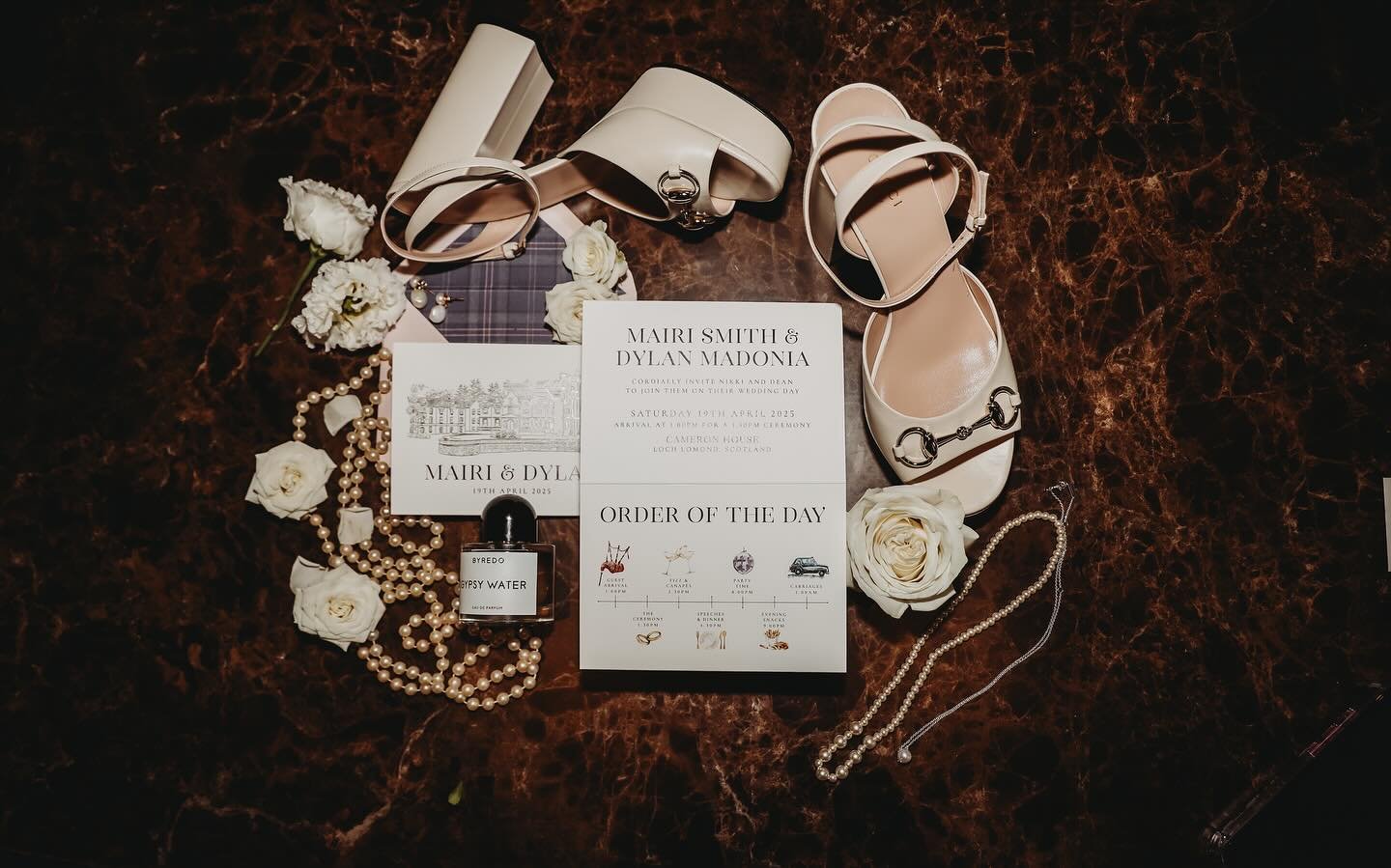 Beautiful details from Mairi &amp; Dylan&rsquo;s day @cameronhouselochlomond 

📷 @bearandbutterflyphotography 
📝 @lauramccranorevents 

Black hot foiled venue drawing on lovely colorplan card 🥰

#weddingstationery #weddinginvitations #invitations 