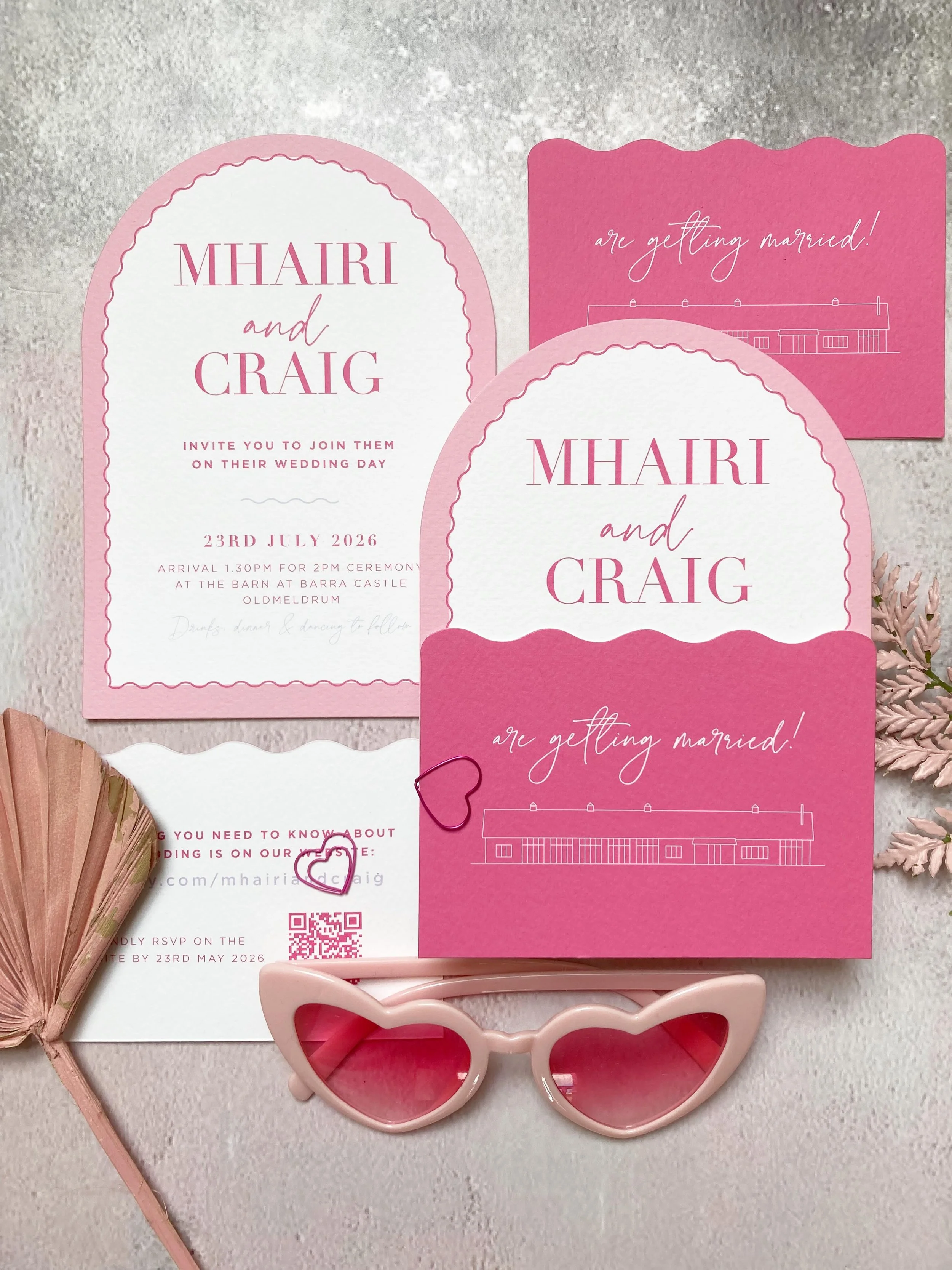 Arches and waves for Mhairi &amp; Craig - love a bright colour combo 💗