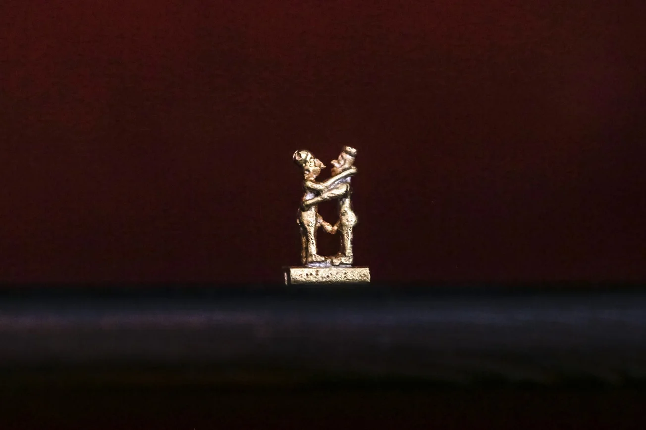 Towards a Homoerotic Historiography, Carlos Motta 2013 10 gold washed silver figures, 2x1 cm each Courtesy Carlos Motta and mor.charpentier, Paris
