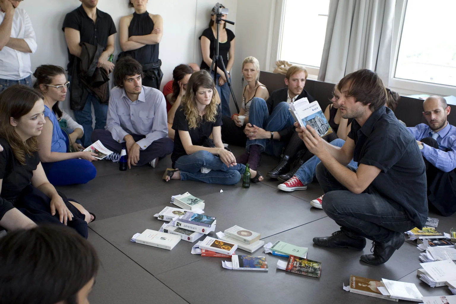  “Café au Lit” and the art center “La Galerie / Noisy le Sec”, exhibition "A corps &amp; à textes" (curated by Francesco Pedraglio) 2009      