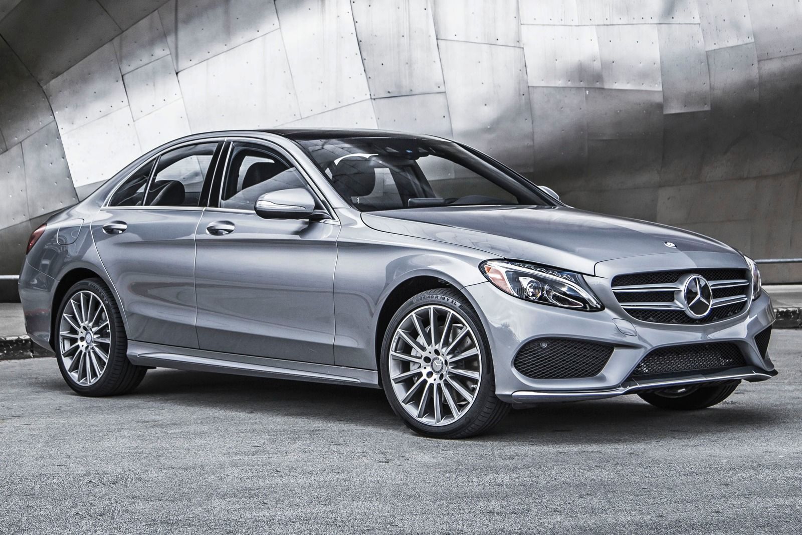 2015_Mercedes-Benz_C-Class_C300_Sport_4MATIC_4dr_Sedan_AWD_20L_4cyl_Turbo_7A_3903634.jpg