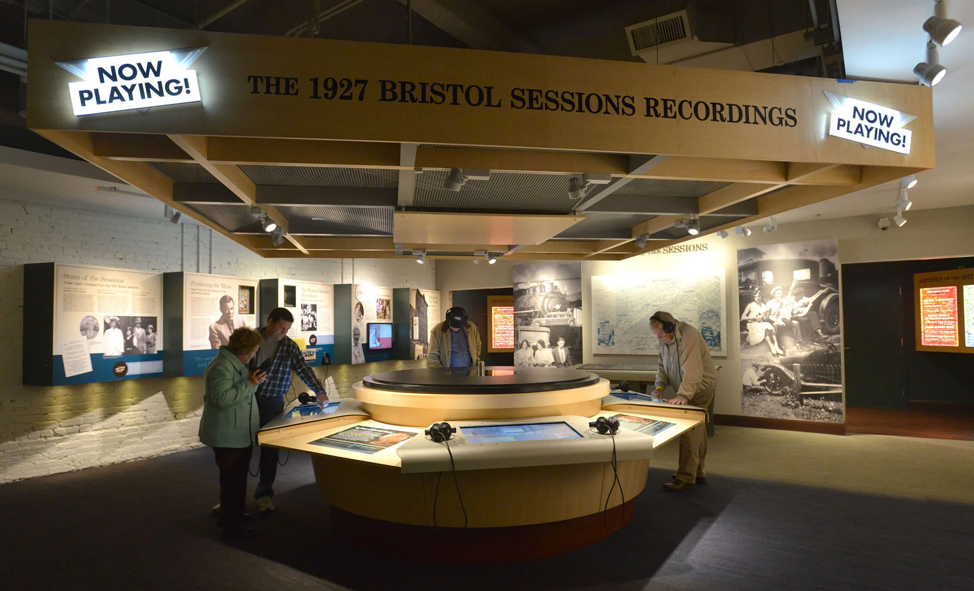 MUSIC LISTENING STATION ( Earl Neikirk, Bristol Herald Courier/Tricities.com )