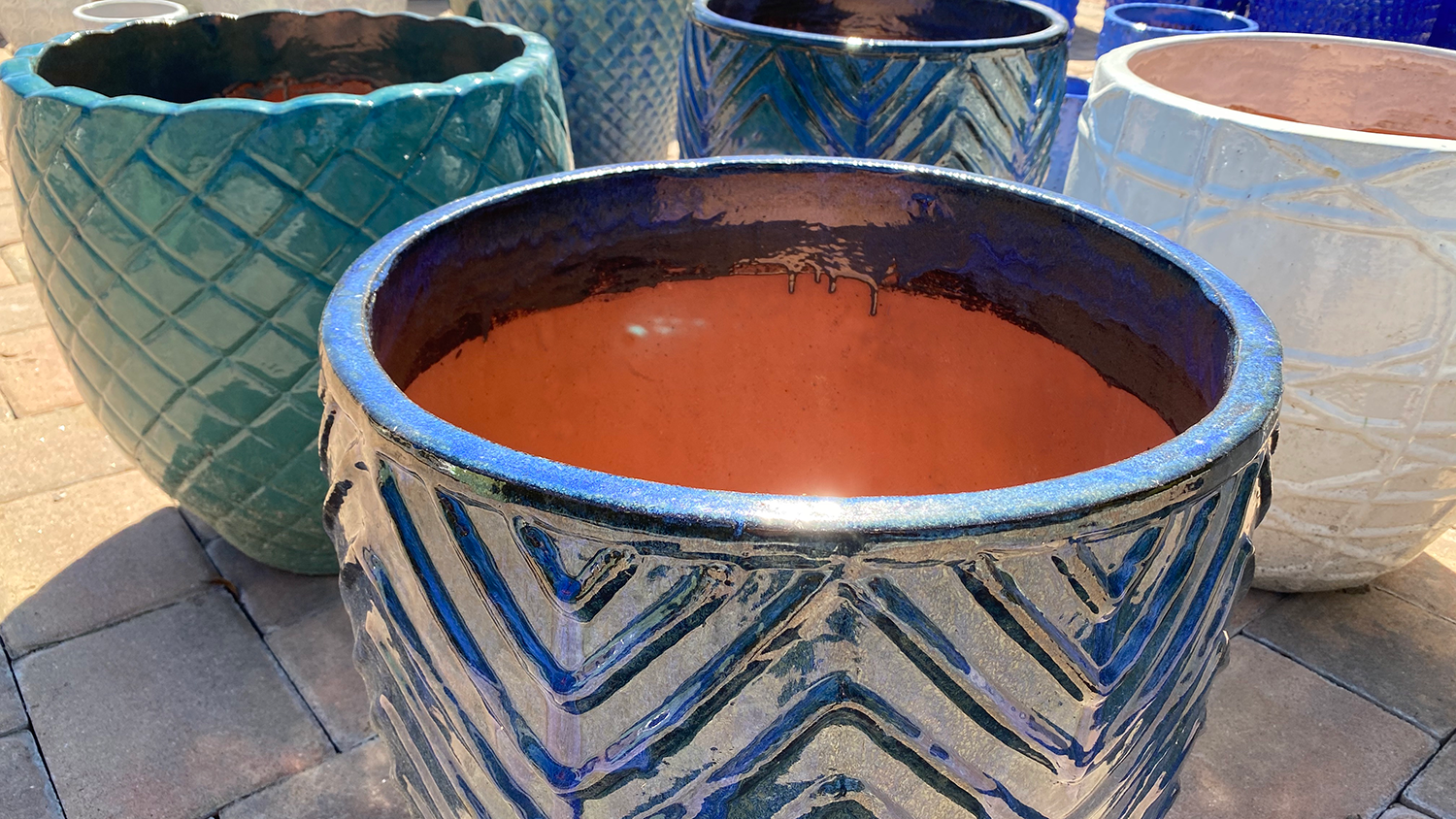 garden-center-pottery-2.png