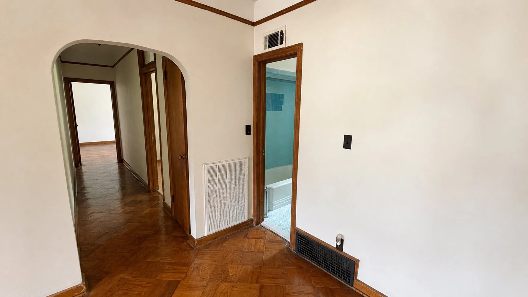Main Entry Way to the Main Bedroom Hallway