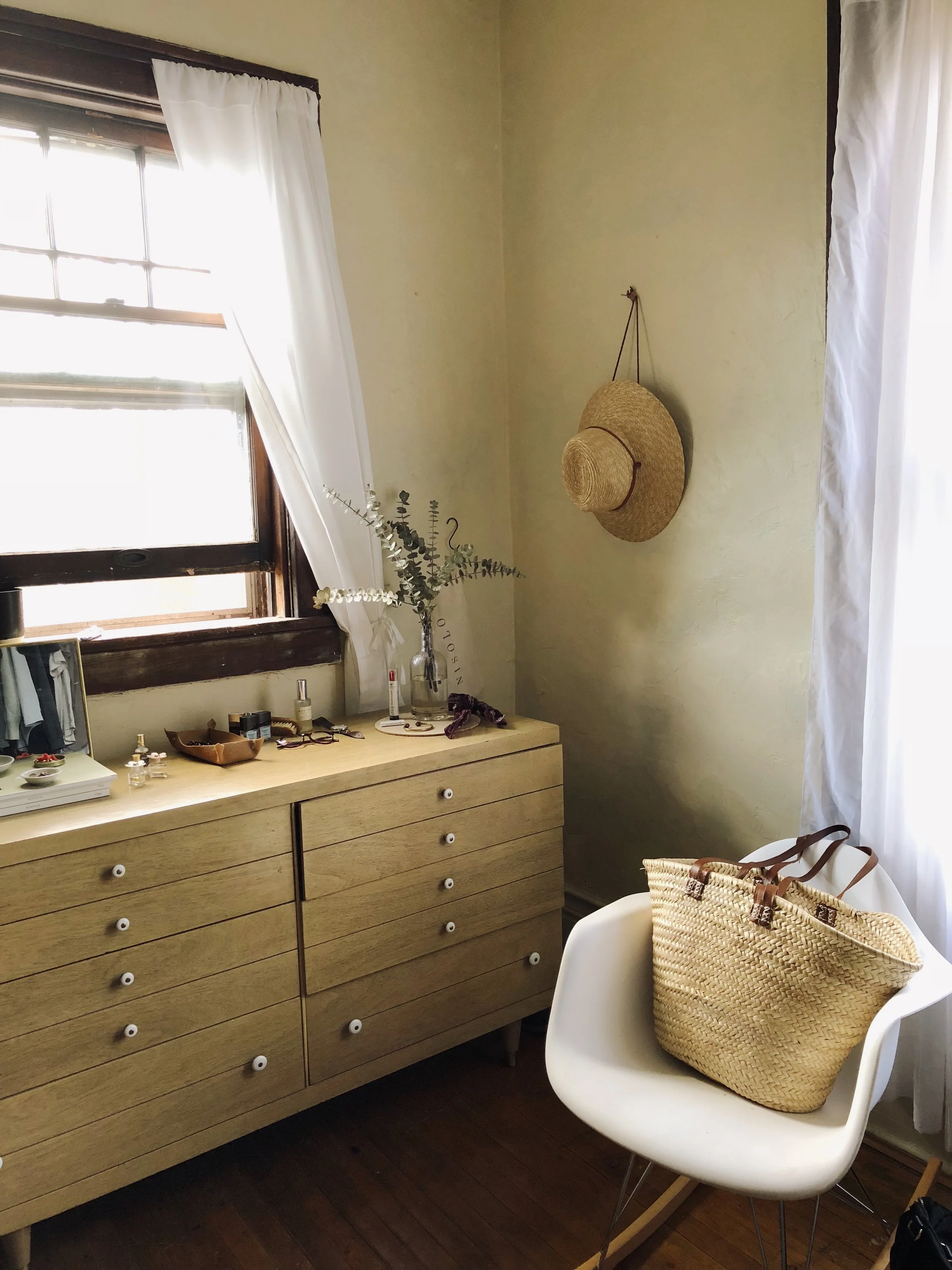 Bare Naked Summer Apartment 