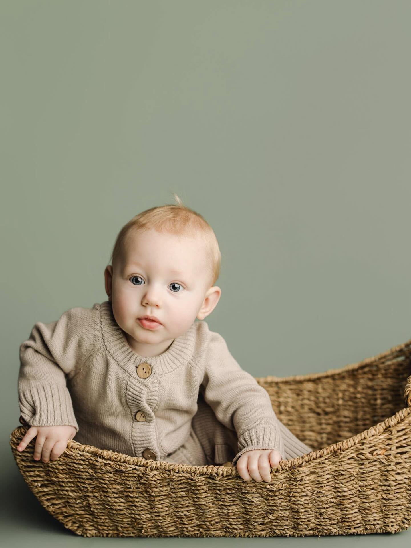 The sweetest 6 month milestone session!! #AngieLansdonPhotography #BirminghamPhotographer #Birmingham #AlabamaPhotographer #TrussvillePhotographer SpringvillePhotographer GadsdenPhotographer Canon TeamCanon