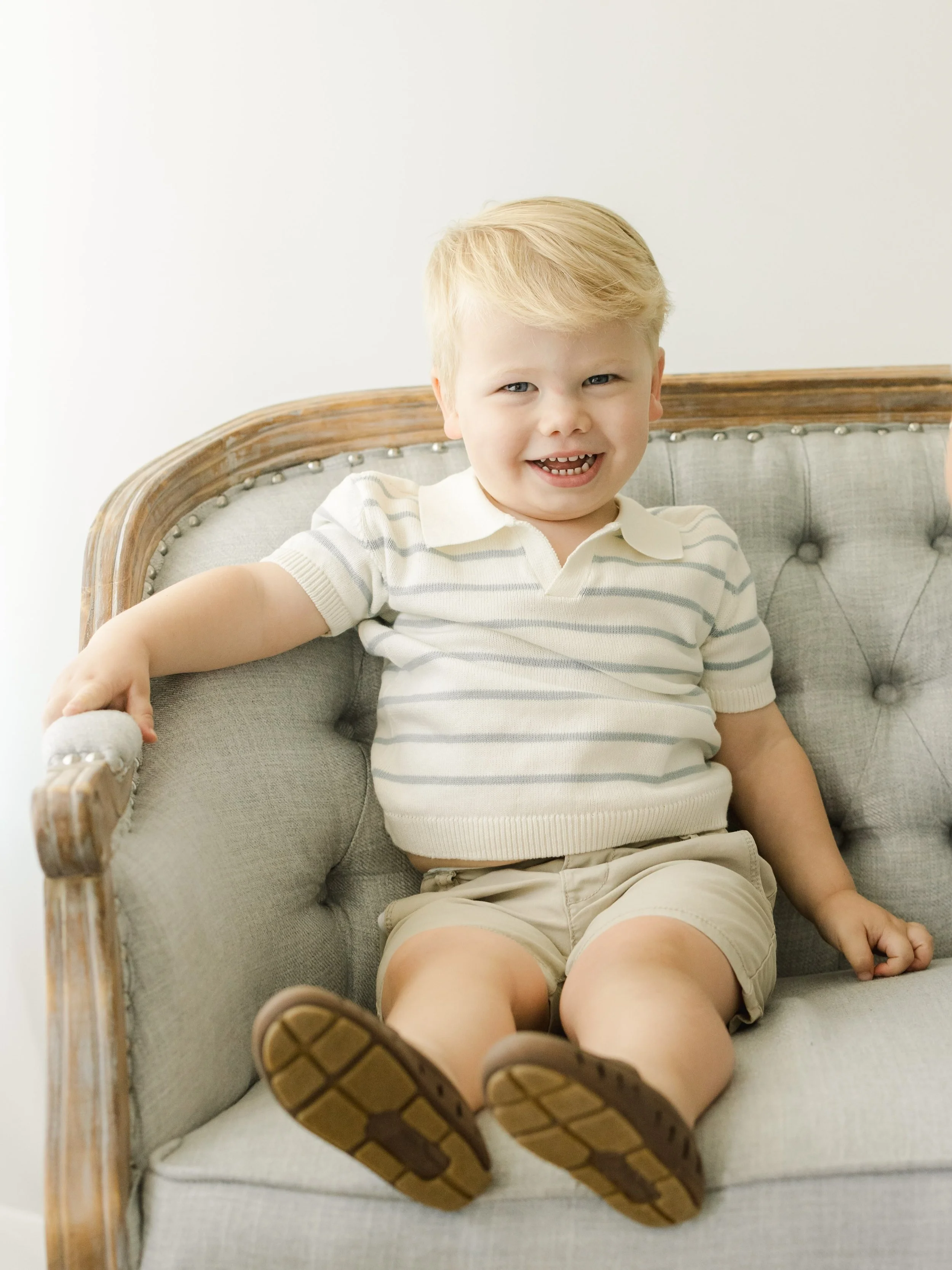 Cutest toddler ever!! #birminghamalabamaphotographer #studiosessio #alabamaphotographer #childsession