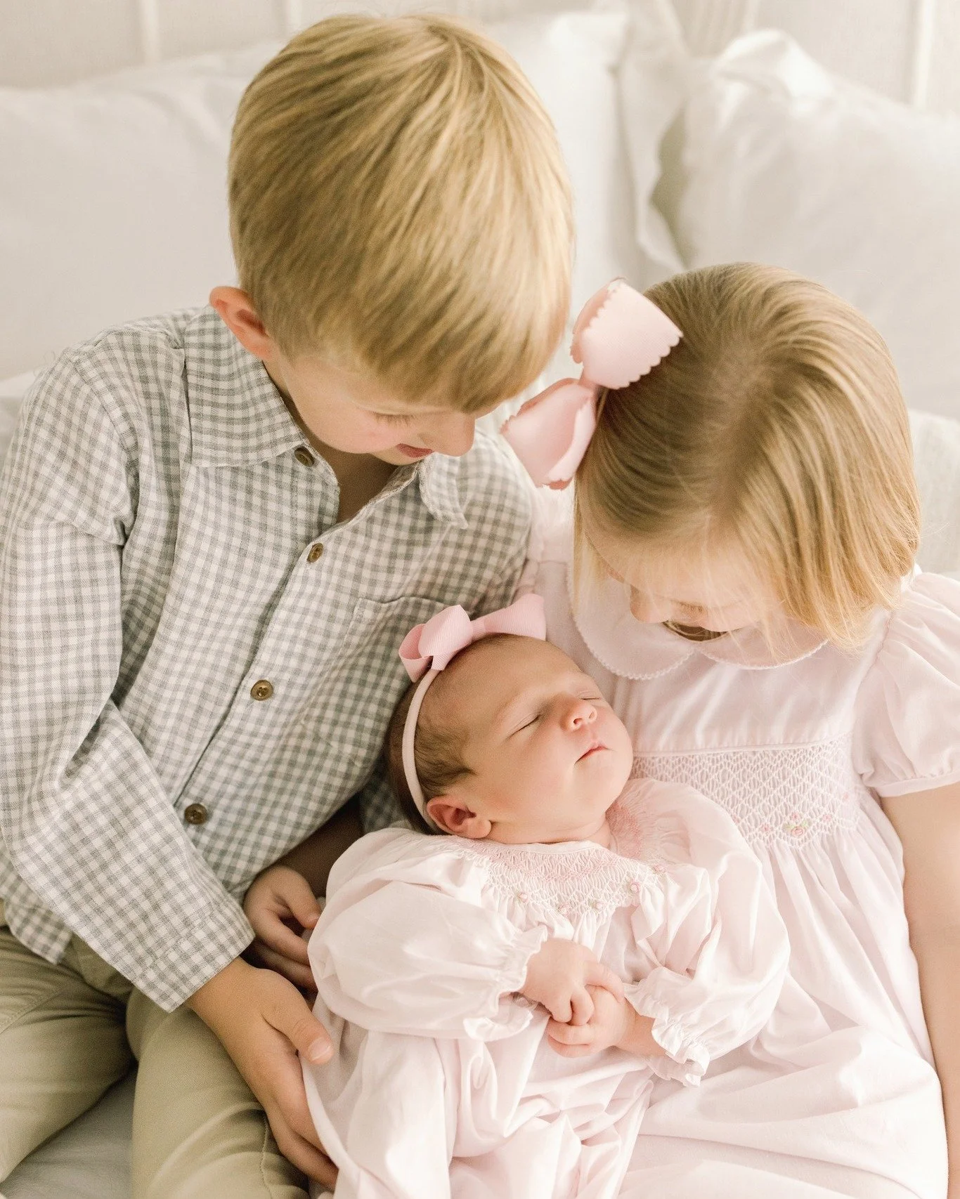 Yall! oH MY GOODNESS! Is there anything sweeter!  @angielansdonphotography