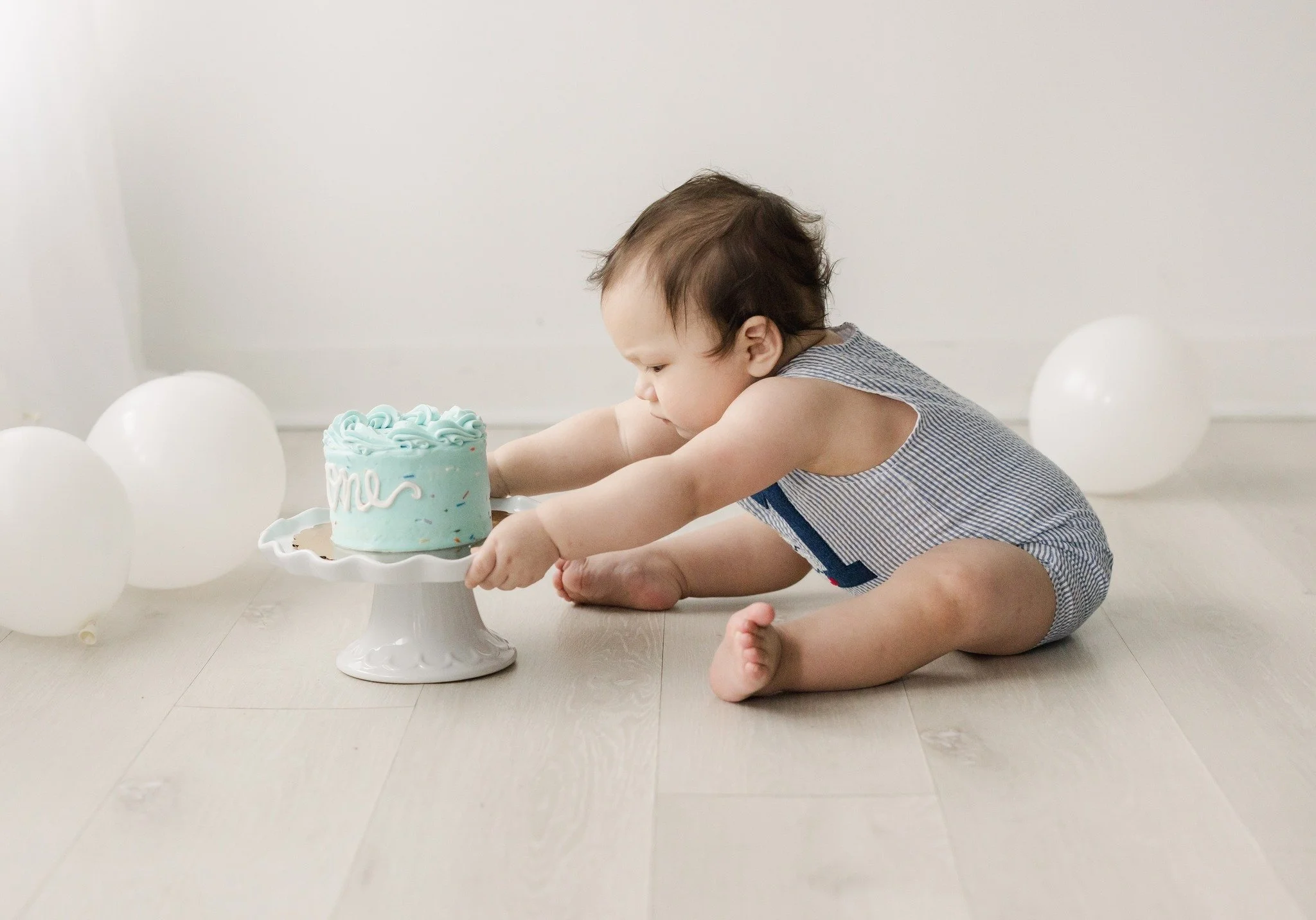 Cake please!!! Love the milestone photographs!