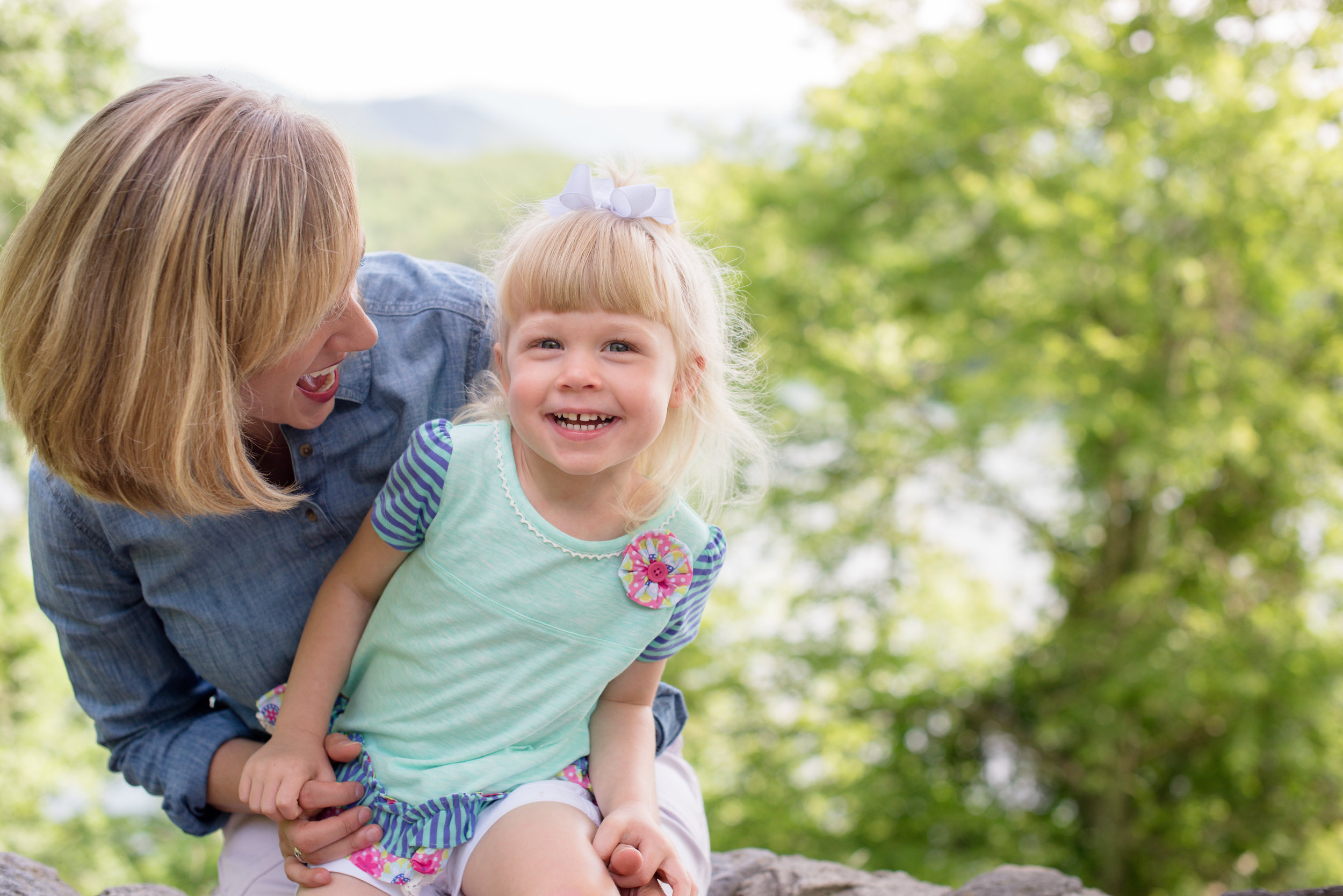 JuliaMatthewsPhotography_MadisonWisconsinFamilyPhotography_Families-2.jpg