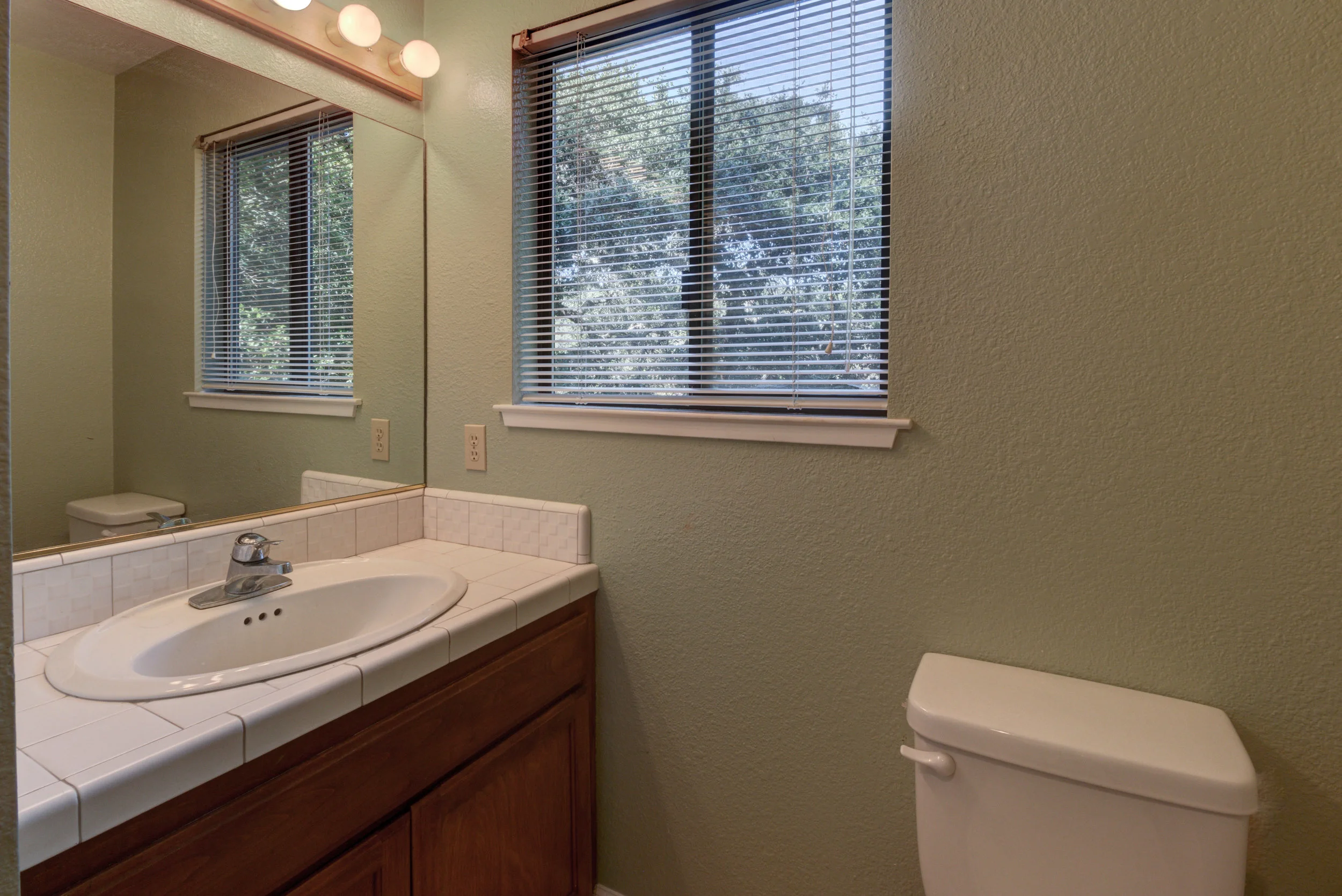 Beel Hall Bath1.jpg