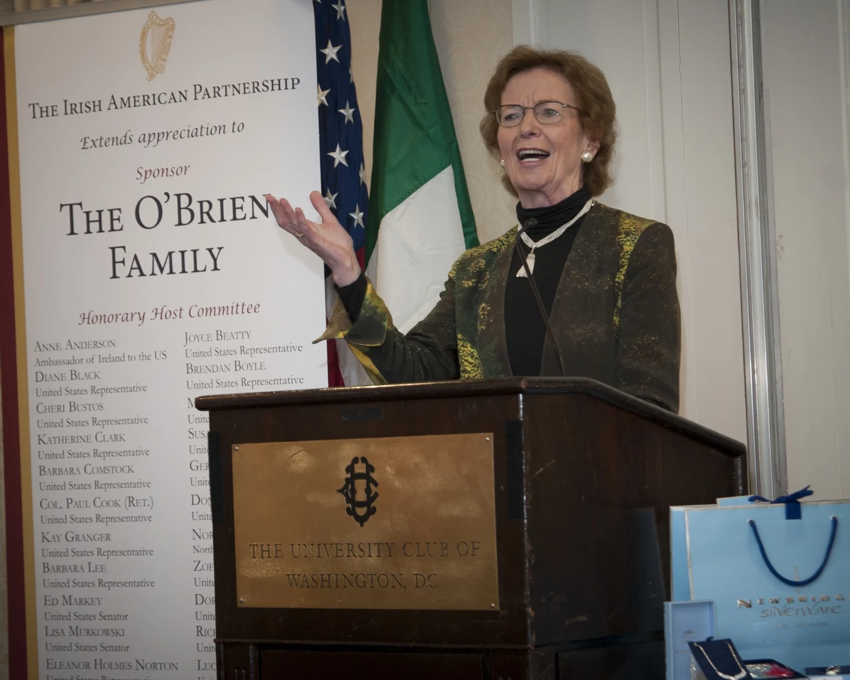 01_16_01_Patricia Lake_7x7 3005988.jpg