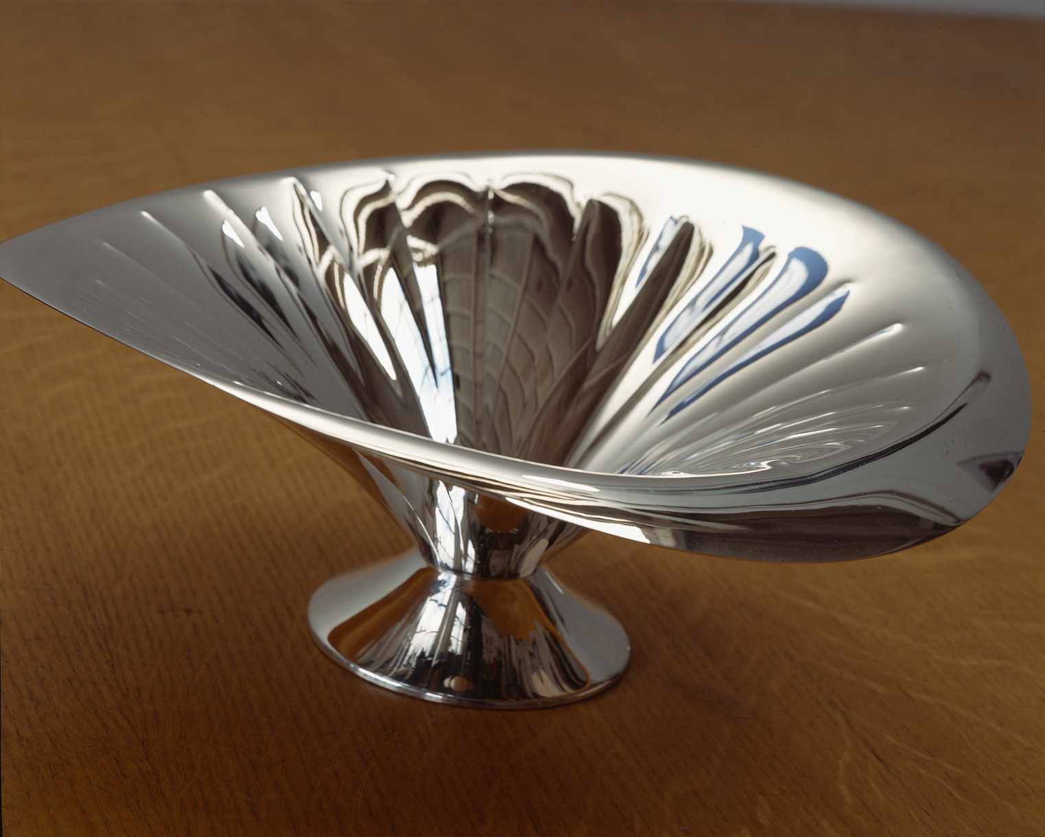 Fruit Bowl with chased lines