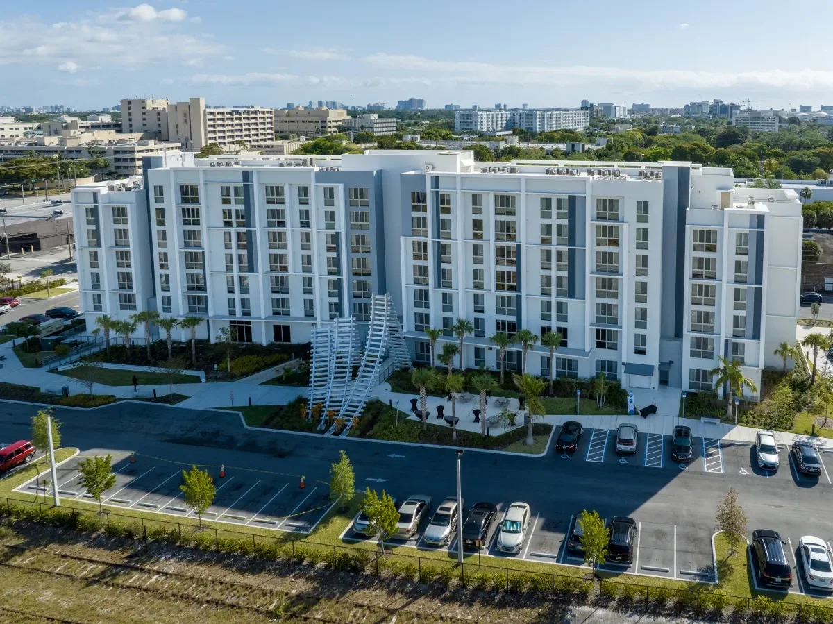 Poinciana Crossing - Fort Lauderdale