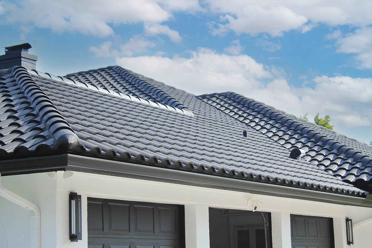 Acrylux-Black-Roof-Tile-Paint-Satin-Florida.jpg