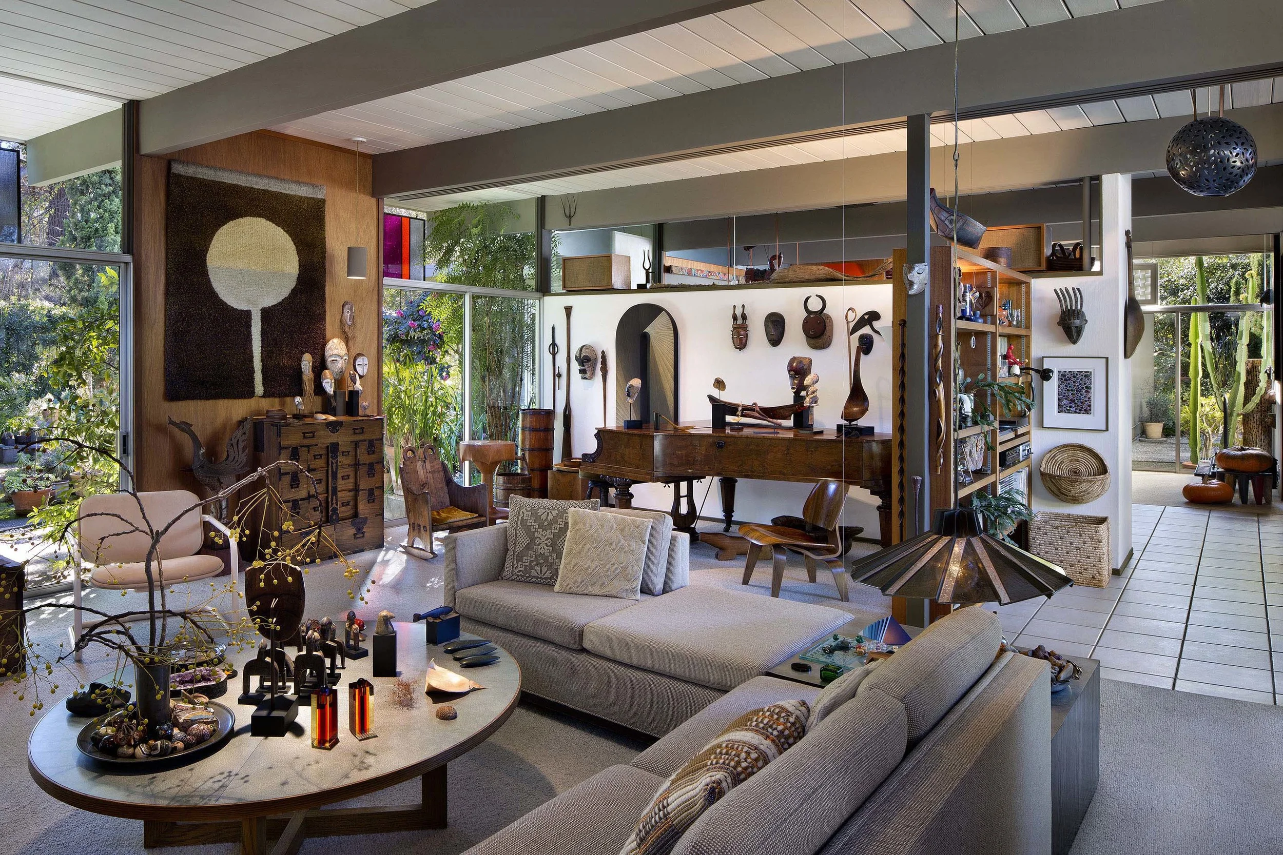 Living room, south
