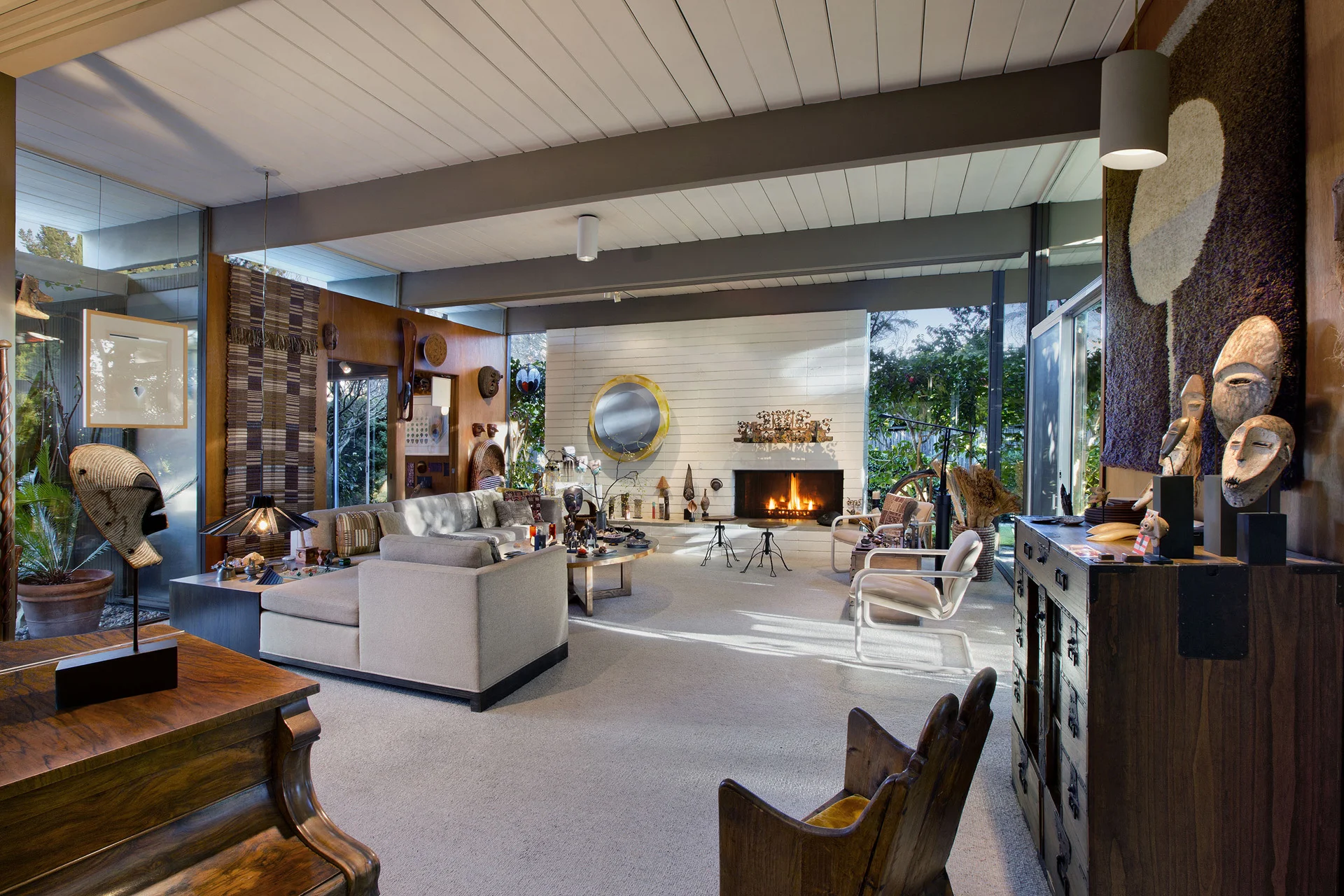 Living room, north