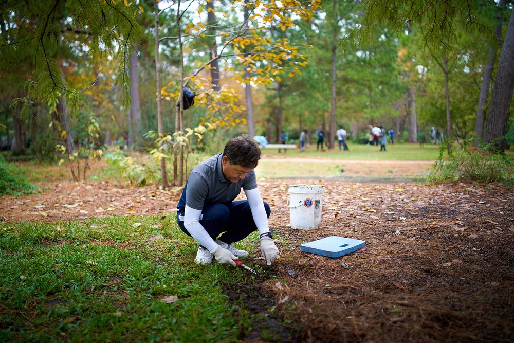 2023-12-02 Hermann Park - Japanese Garden Cleanup Volunteers - 0478.jpg