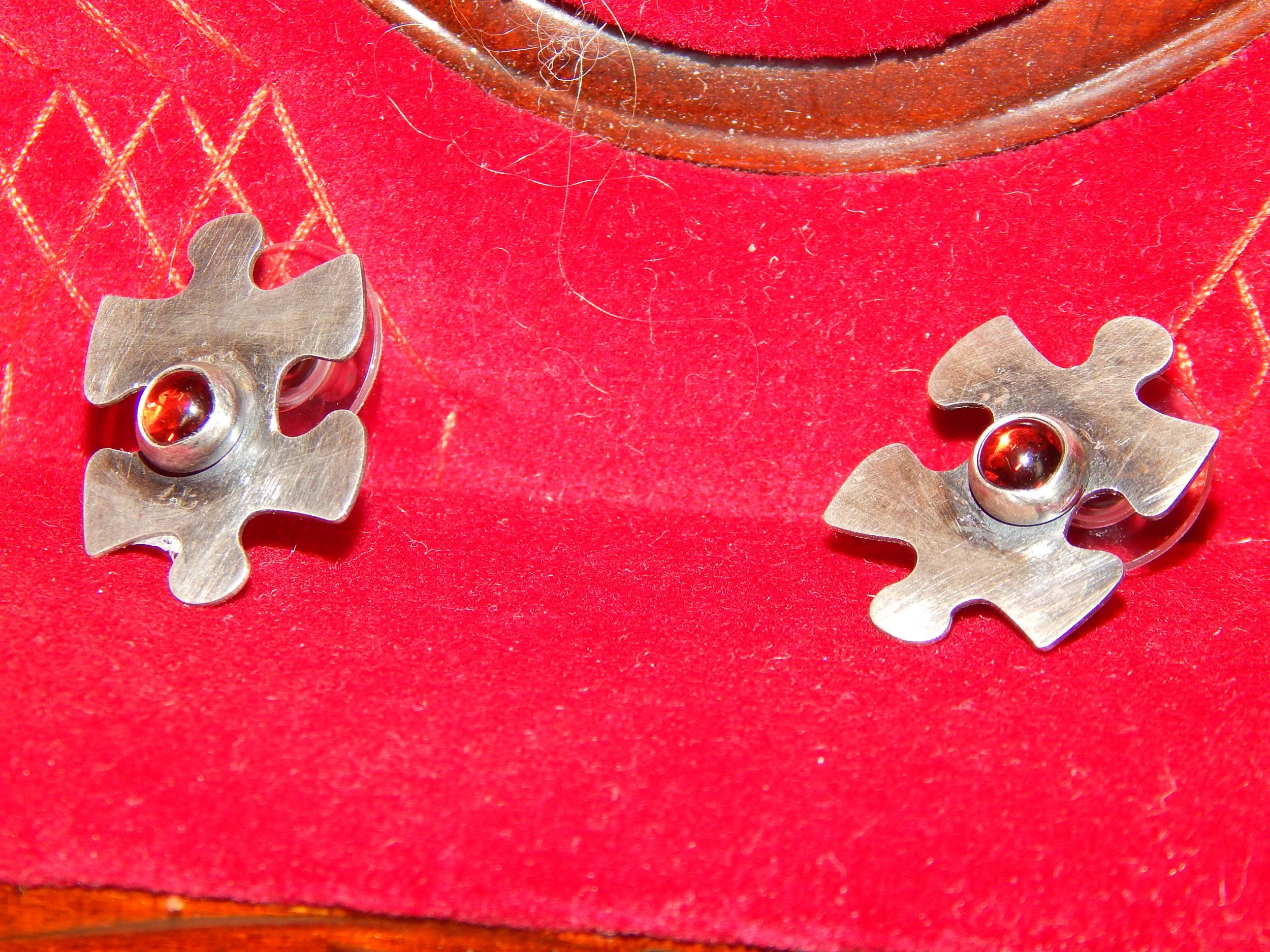 Jigsaw Gems