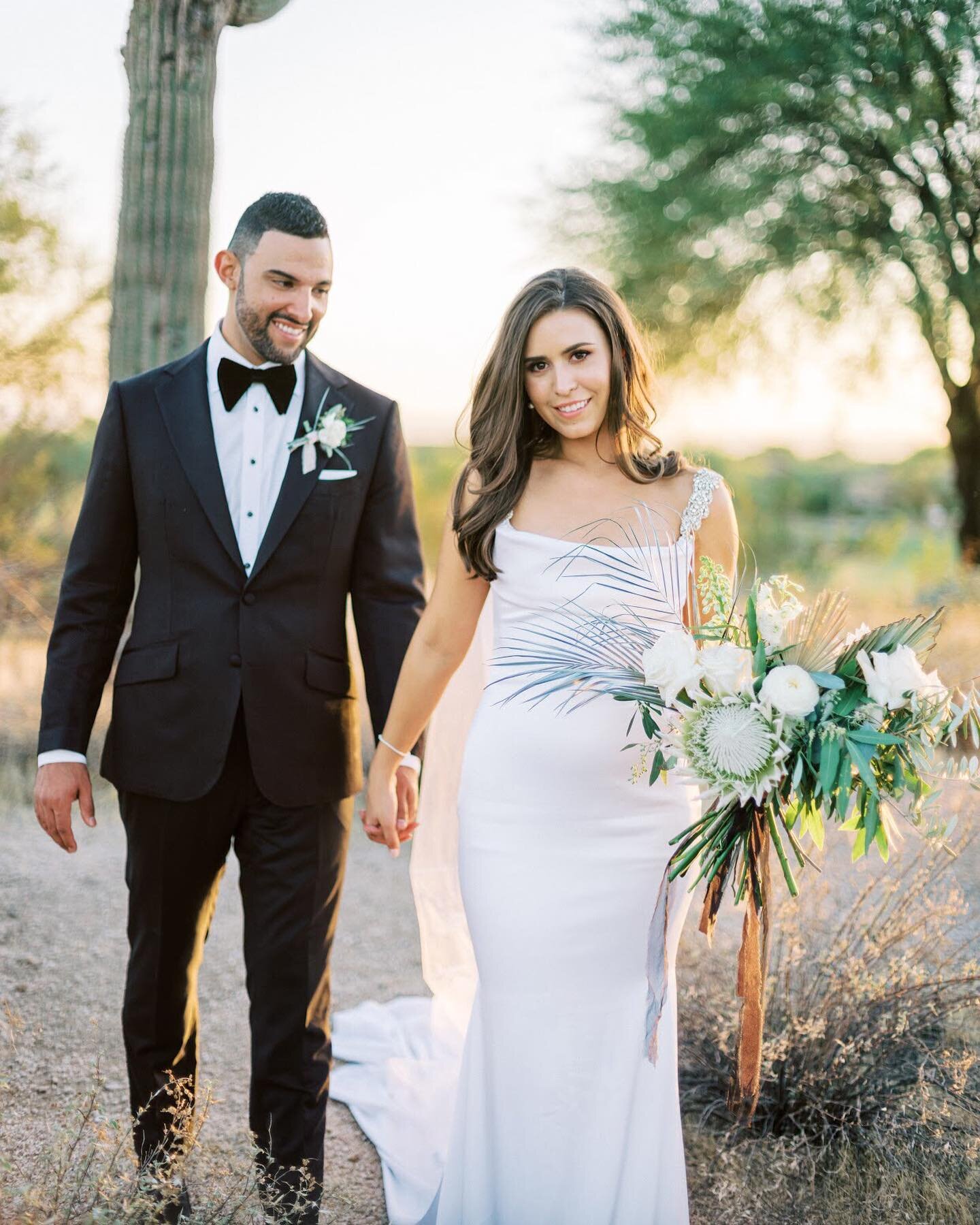 Holly + Matt  Scottsdale, AZ 🌿
⠀⠀⠀⠀⠀⠀⠀⠀⠀⠀⠀⠀
planner: @tietheknot_jessey
venue: @grayhawkgolfweddings 
photo: @danielkimphoto 
florist: @1209creative

⠀⠀⠀⠀⠀⠀⠀⠀⠀⠀⠀⠀ ⠀⠀⠀⠀⠀⠀⠀⠀⠀⠀⠀⠀
⠀⠀⠀⠀⠀⠀⠀⠀⠀⠀⠀⠀
⠀⠀⠀⠀⠀⠀⠀⠀⠀⠀⠀⠀

#1209creative #azweddings #azwedlove #scottsal