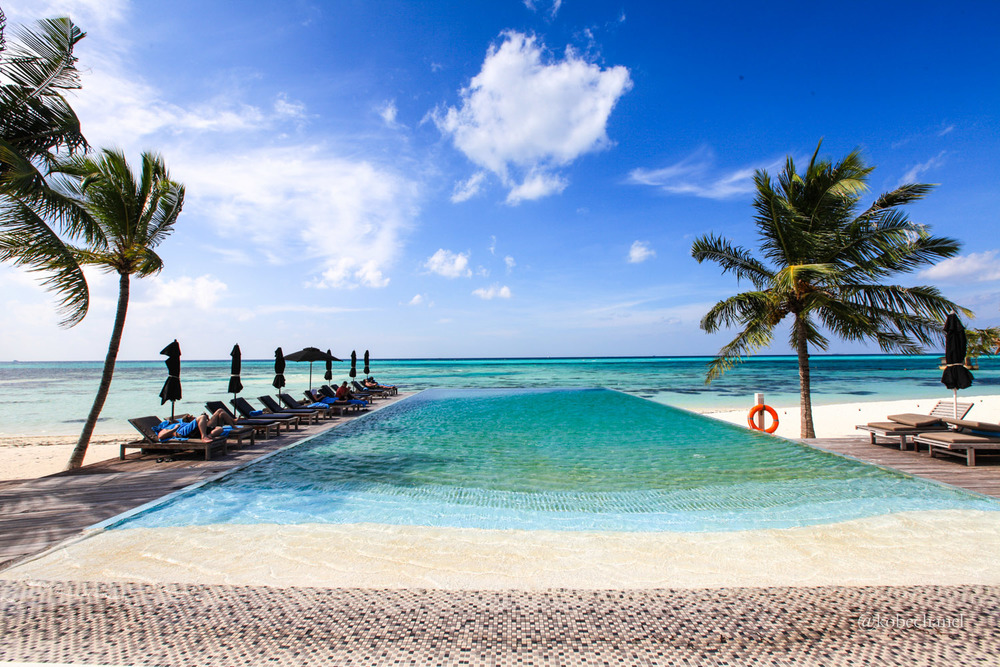 hotel maldives lux-4.jpg