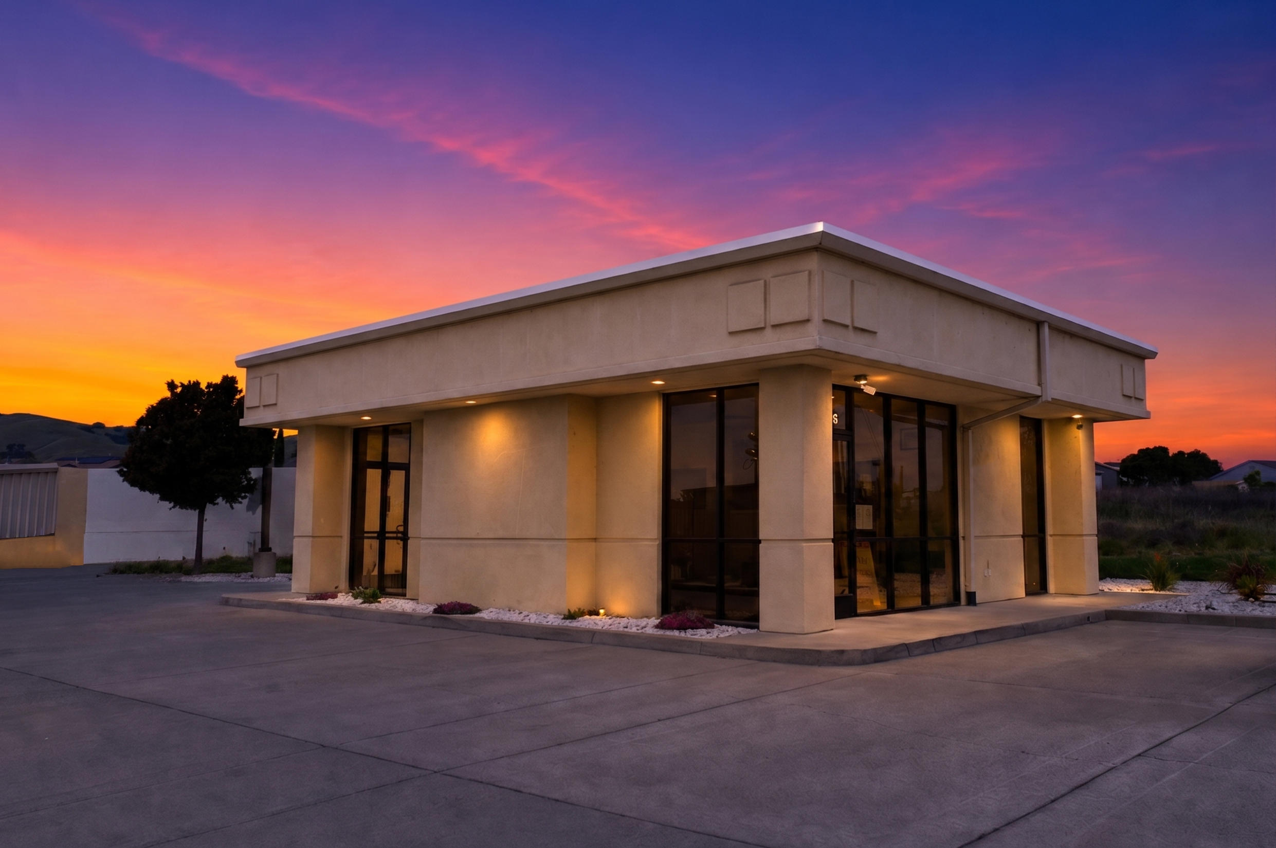 Self Storage Unlimited Exterior