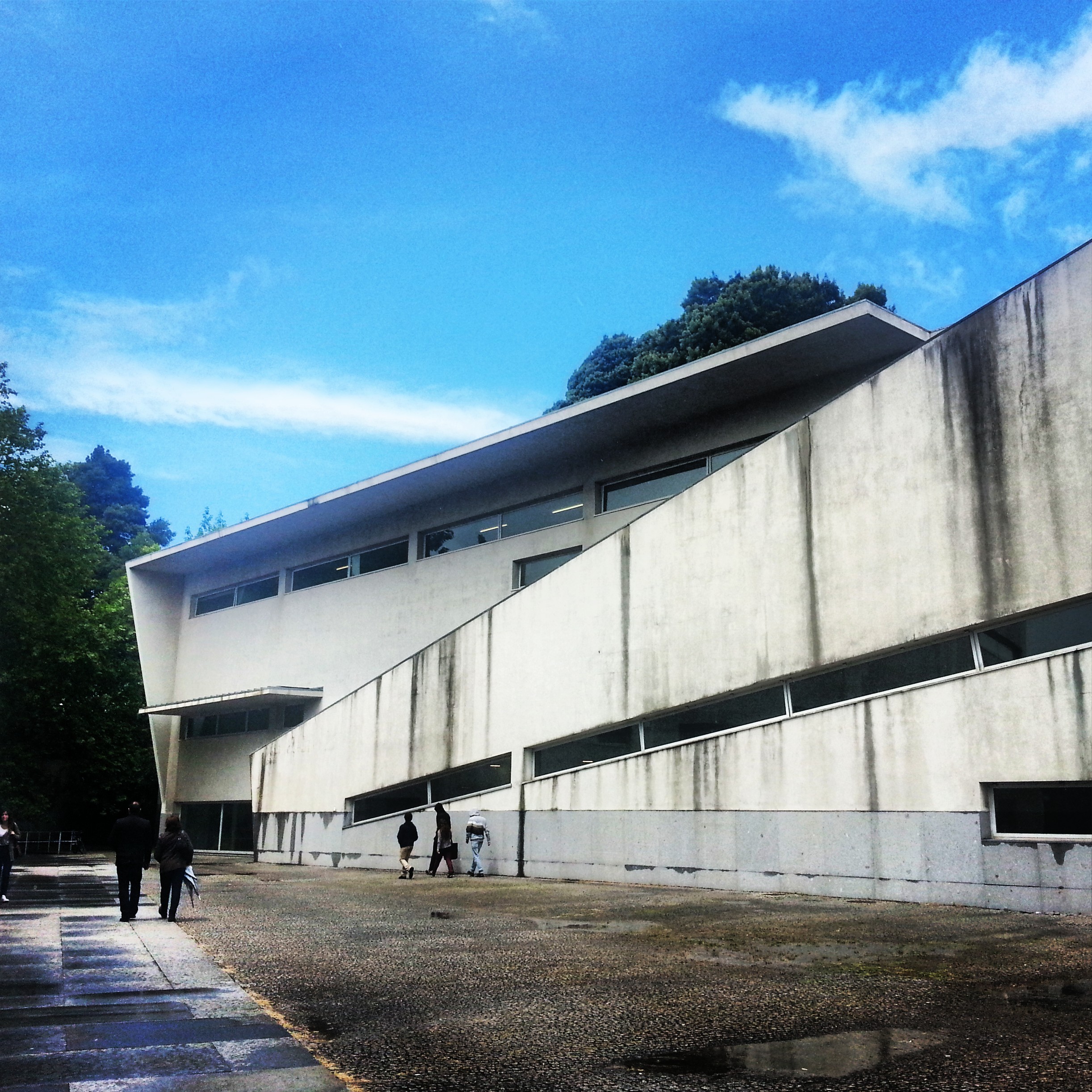 Siza - Escuela de Arq. Oporto 2.jpg