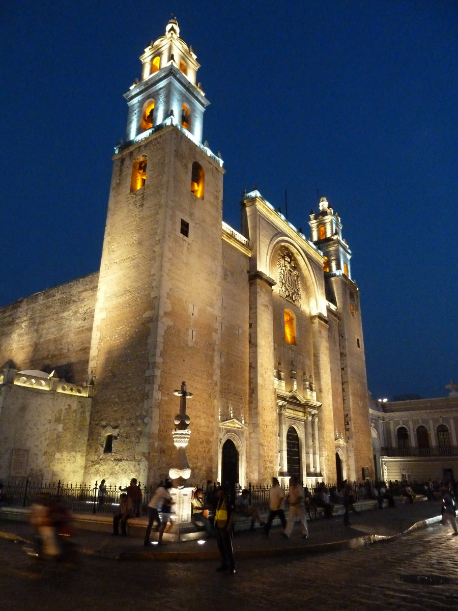 Merida-Yucatan-Cathedral-in-the-evening.jpg