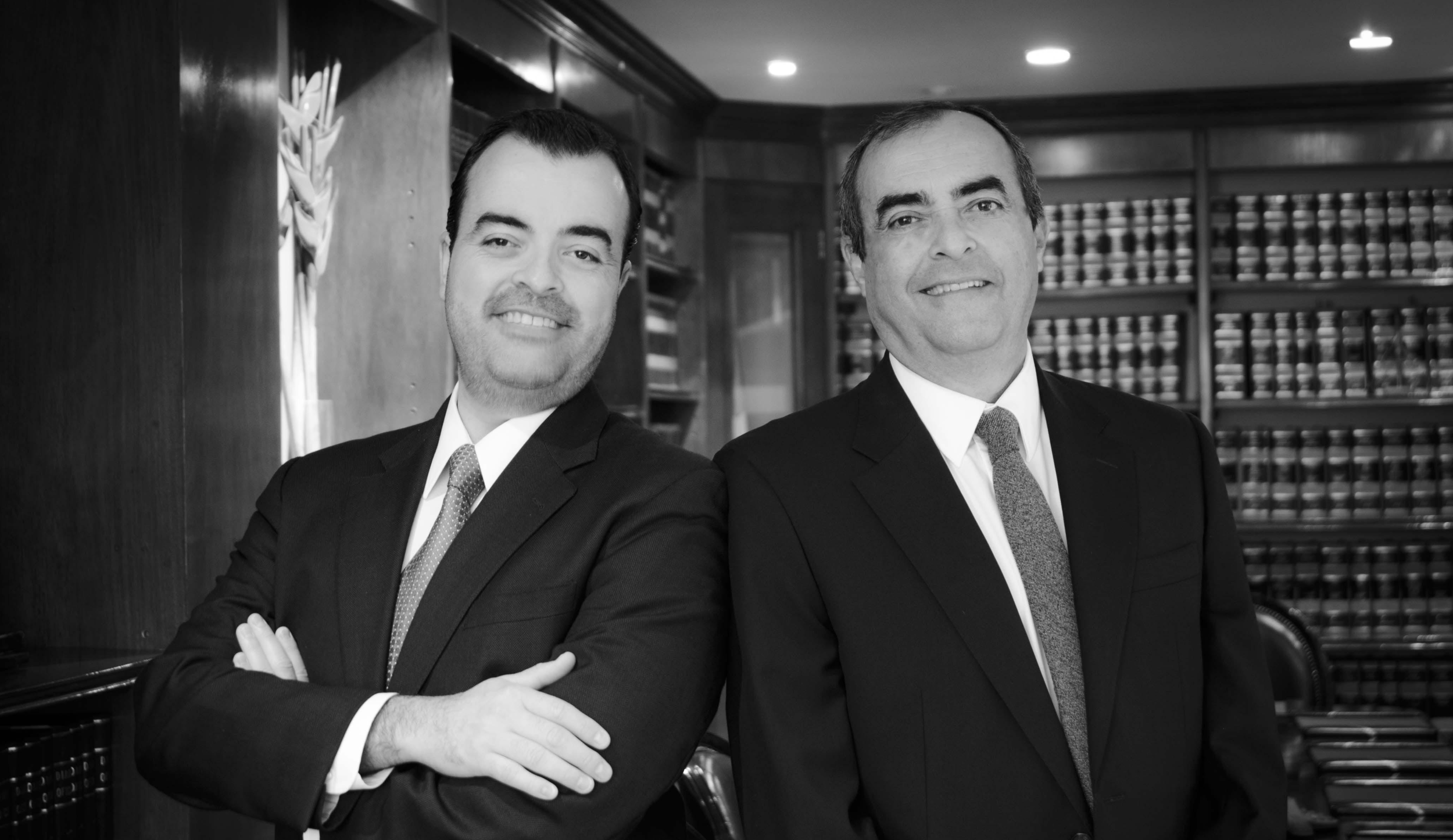 Los sesma blanco y negro2.png