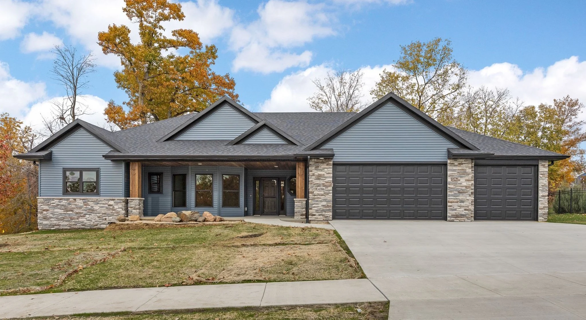 4386_Pioneer_Trail (1 of 51) resize.jpg