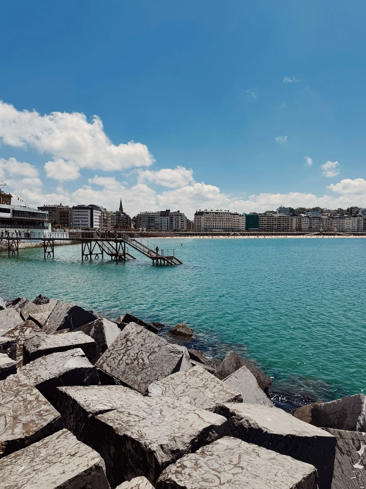 This was on my bucket list for so long, San Sebasti&aacute;n has my foodie heart. 🇪🇸❤️ Maybe it&rsquo;s coz we&rsquo;re foodies or that we were blessed with great weather. Too many memorable bites that were accompanied by Manu&rsquo;s new fave - tx