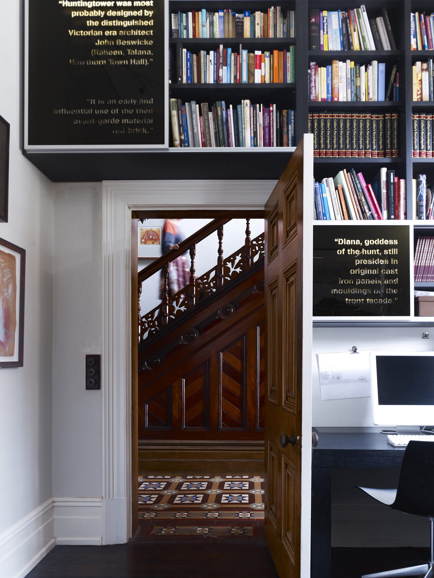 08-BOOKSHELF.jpg