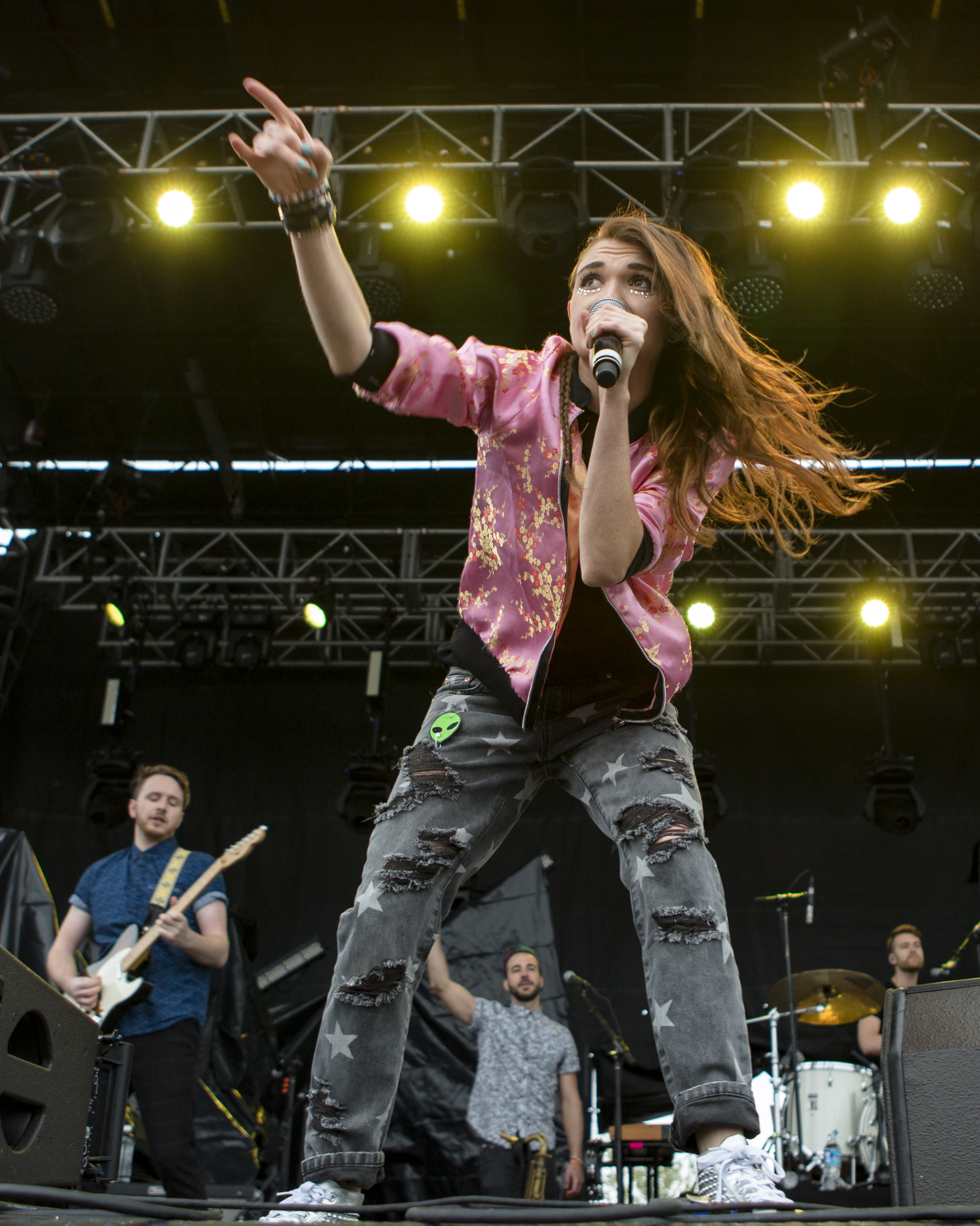 Lead vocalist Mandy Lee performs with Misterwives during Movin' On on the IM fields on Friday, April 29, 2016.