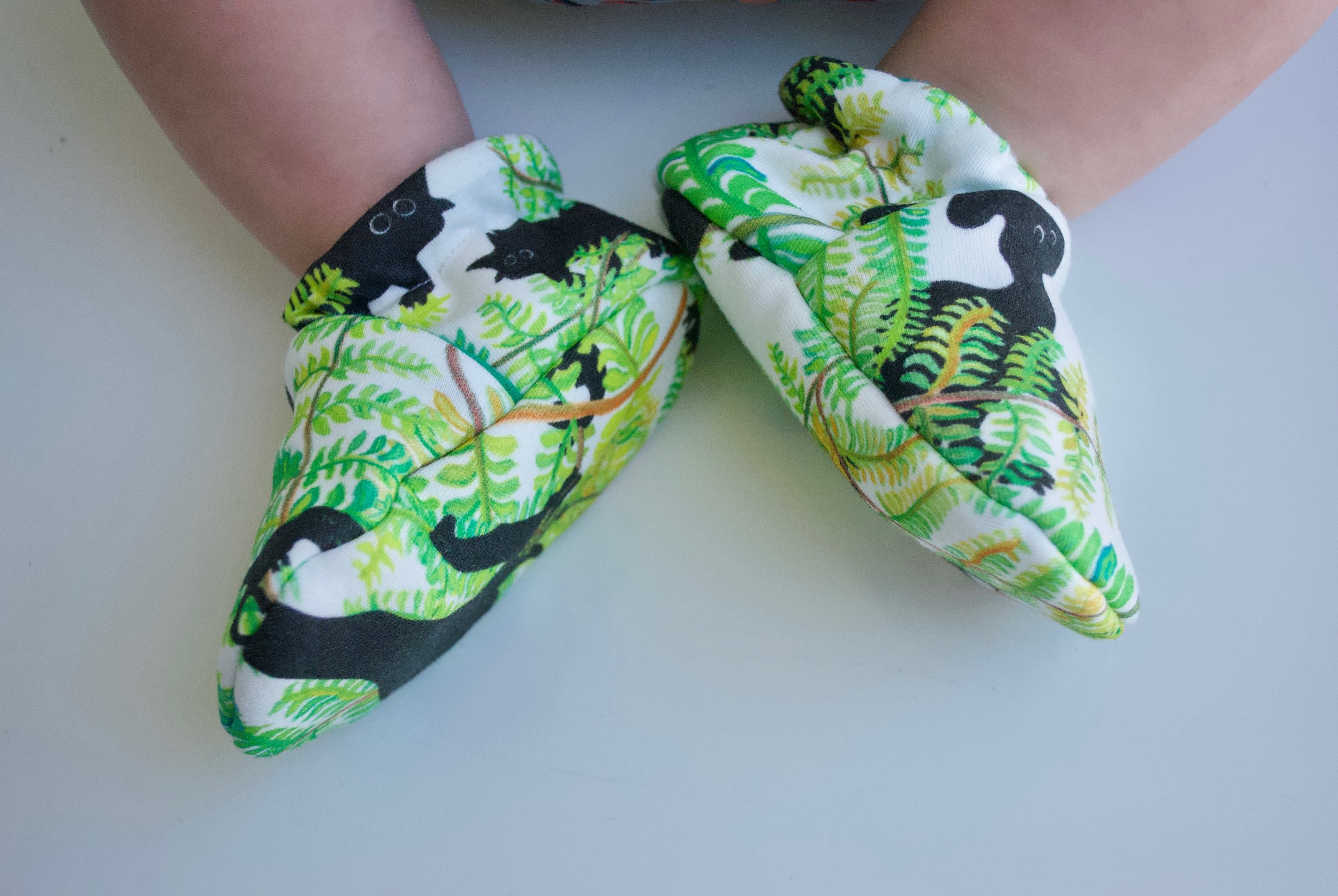 green dinosaur baby booties shoes gift gender neutral unisex