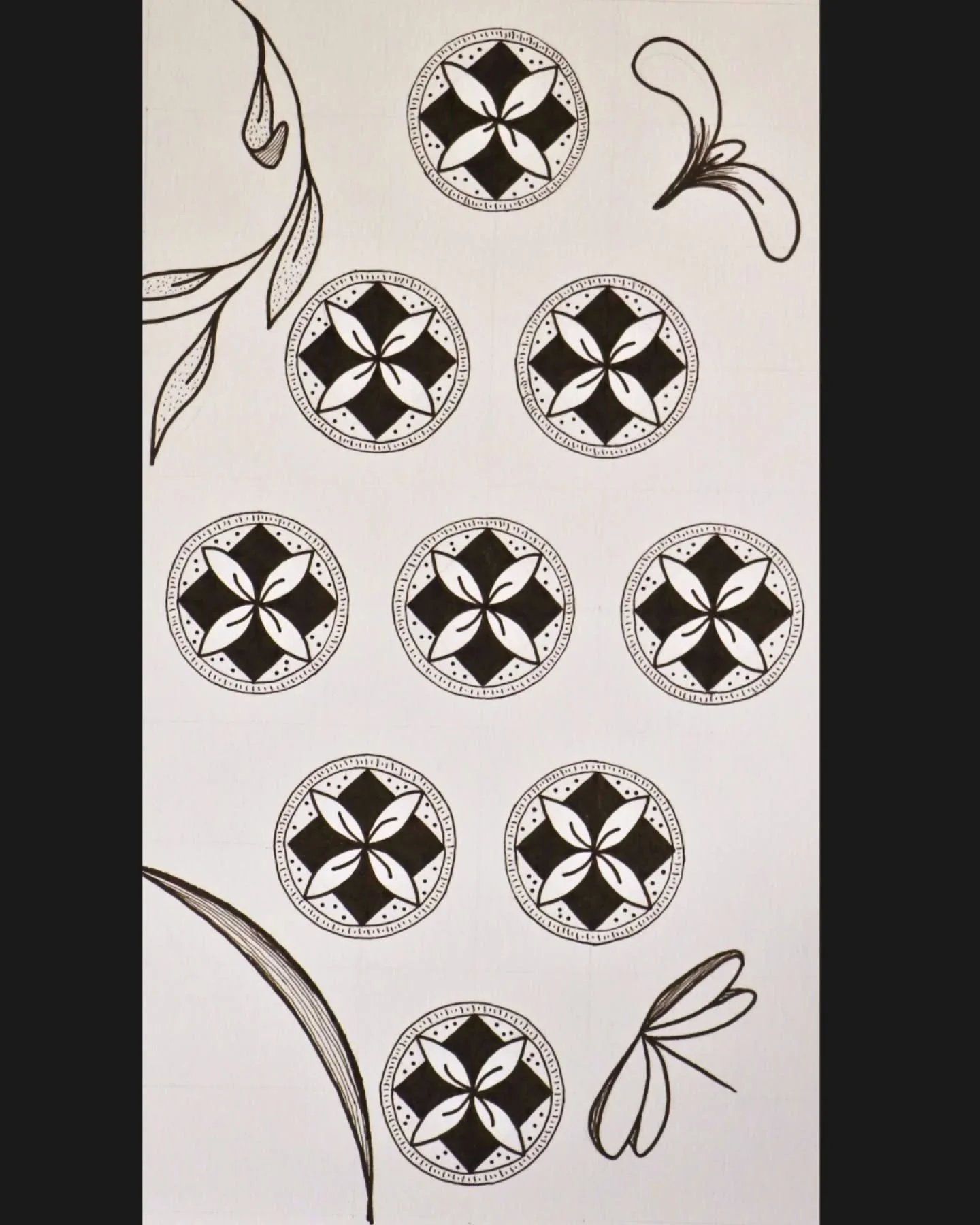 I sewed enough shoes to get back to this card. 9 of coins. Zzzzz.