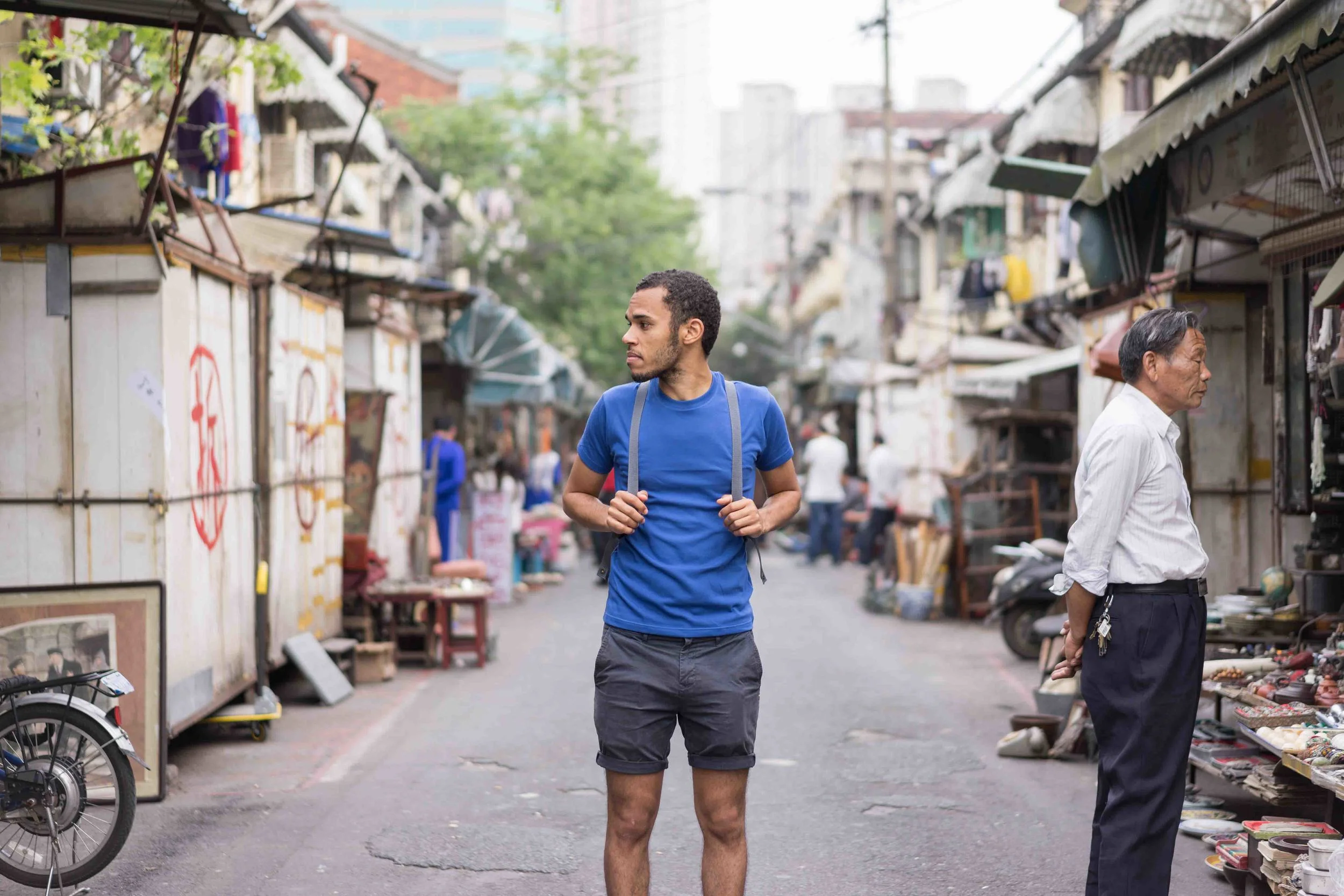Uniqlo T-shirt | Jack & Jones Shorts | Fjallraven Backpack