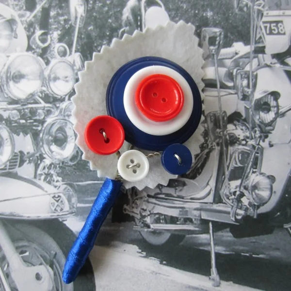 I-Heart-Buttons-mod-themed-buttonhole-1.jpg