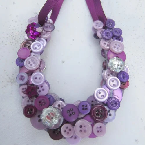 I-Heart-Buttons-good-luck-horsehoe-3.jpg