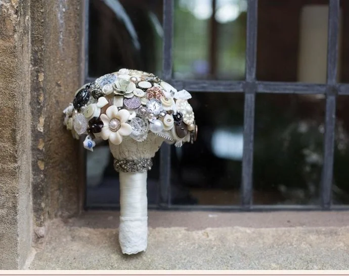 How to personalise your Wedding Button Bouquet