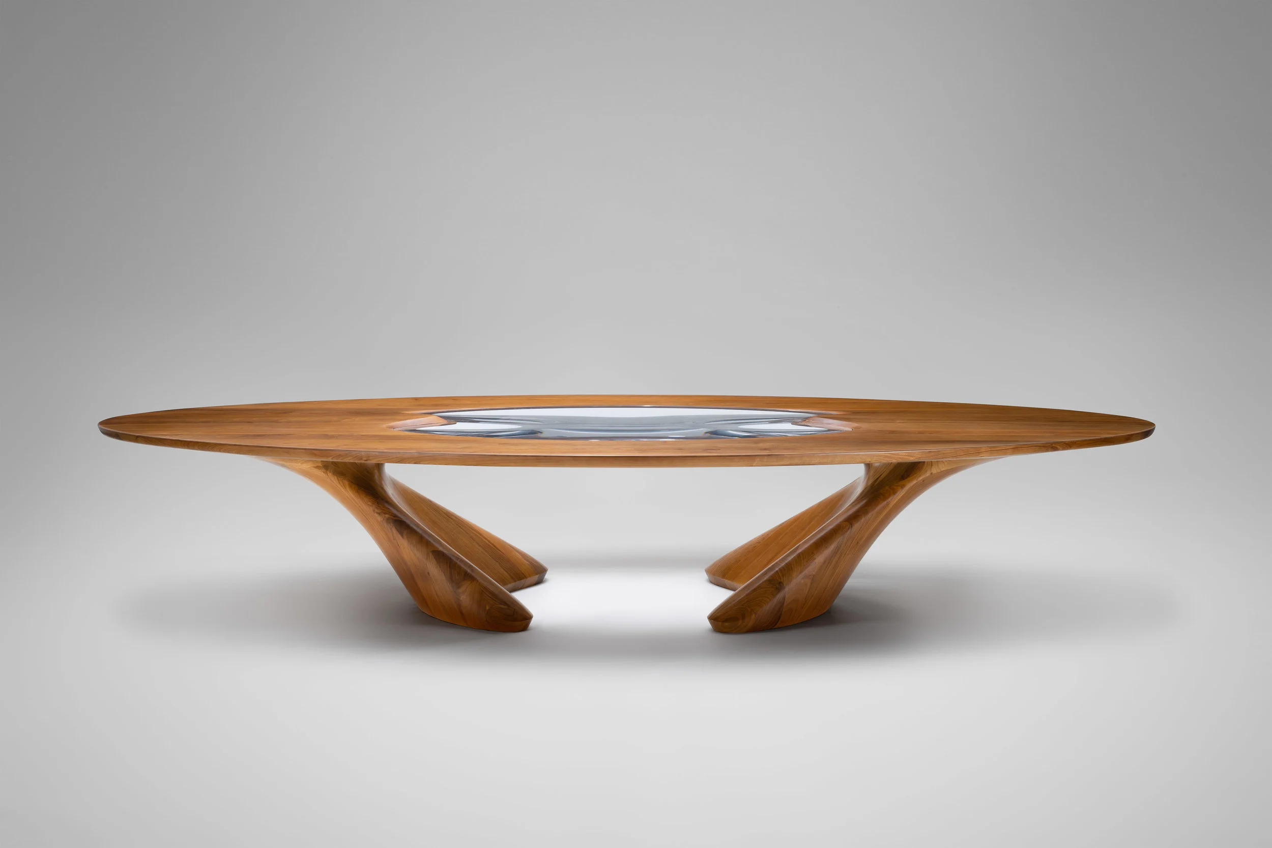 3. ZH Dining Table 'UltraStellar'.jpg