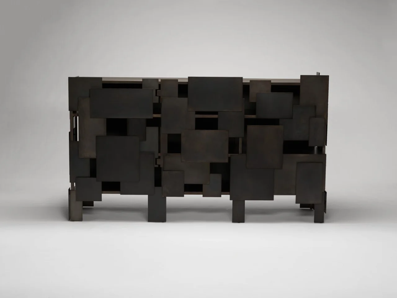 Buffet 'Strata', 2004