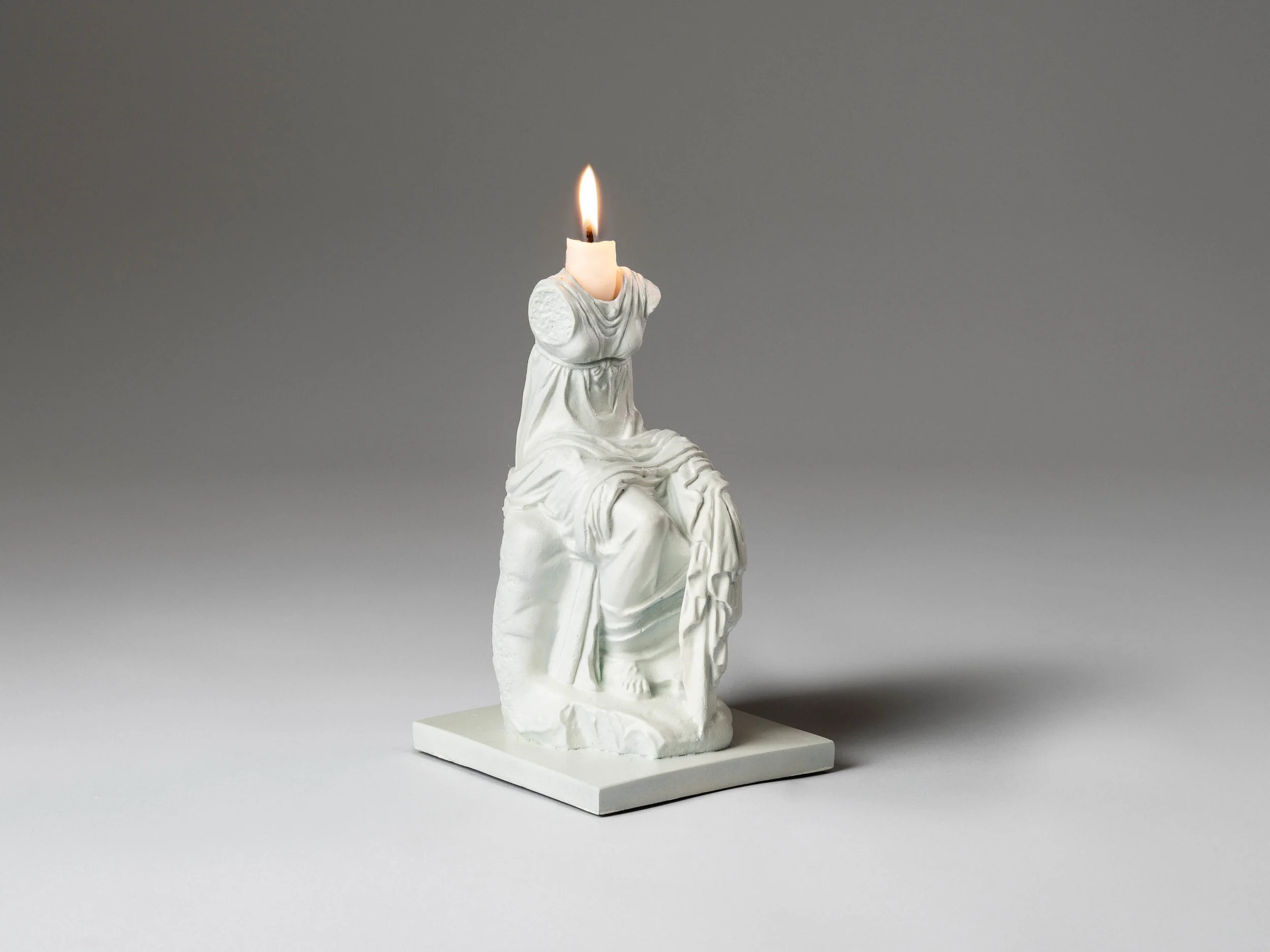 31. SE Candlestick 'Clio' white.jpg