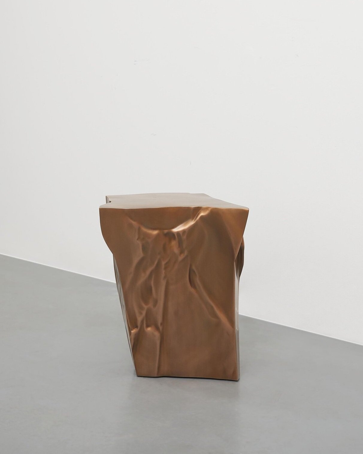 4.+FS+Gueridon+%27Antarctica+Bronze+I%27+brown.jpg